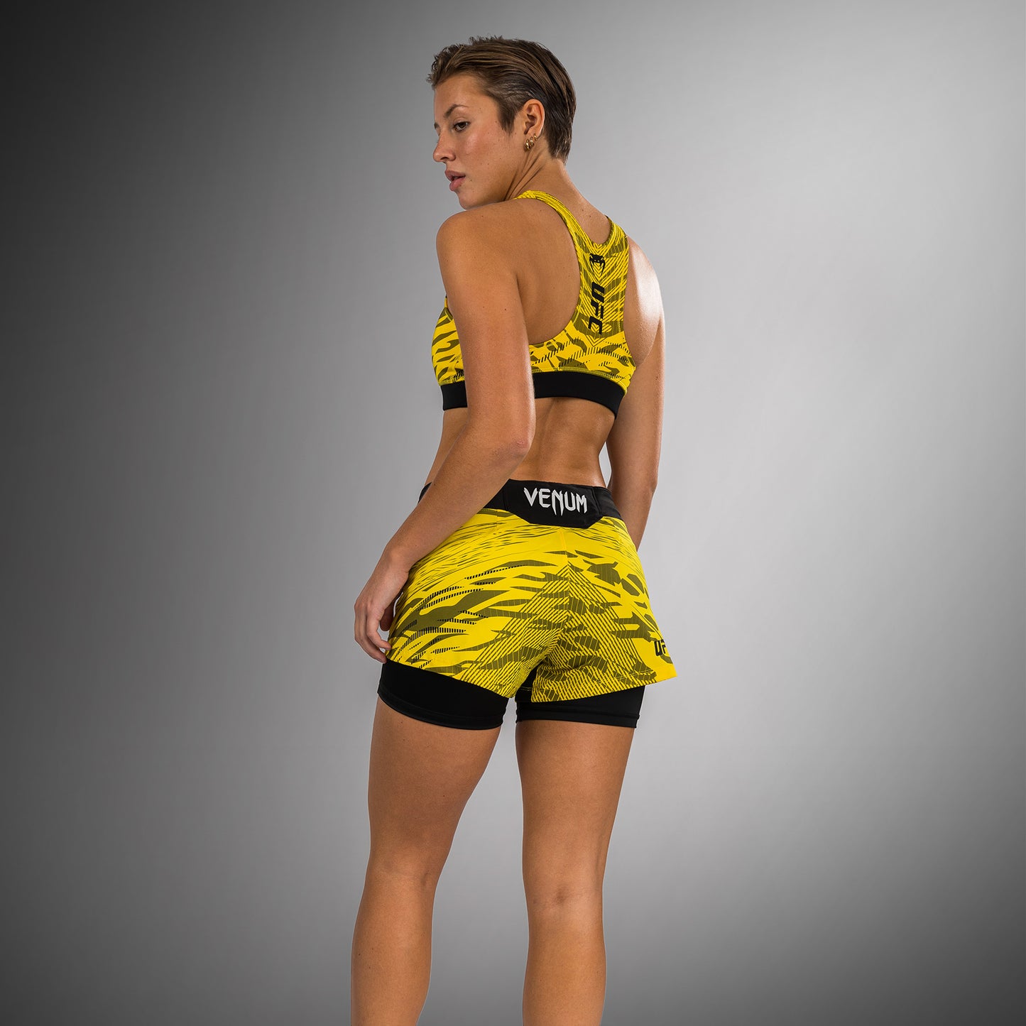 UFC Fusion by Venum Authentic Fight Night Shorts da Lotta per Donna - Giallo