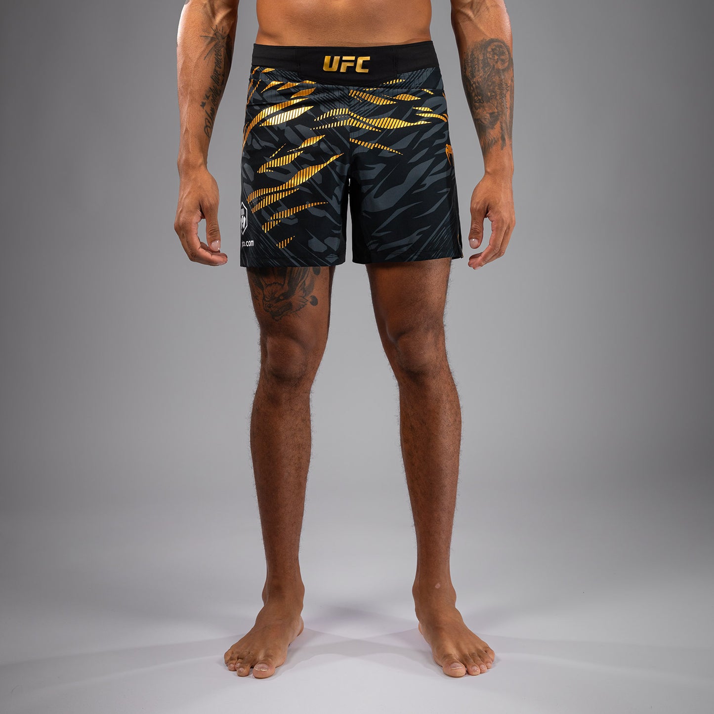 UFC Fusion by Venum Authentic Fight Night Shorts da Lotta per Uomo - Fit Corto - Champion