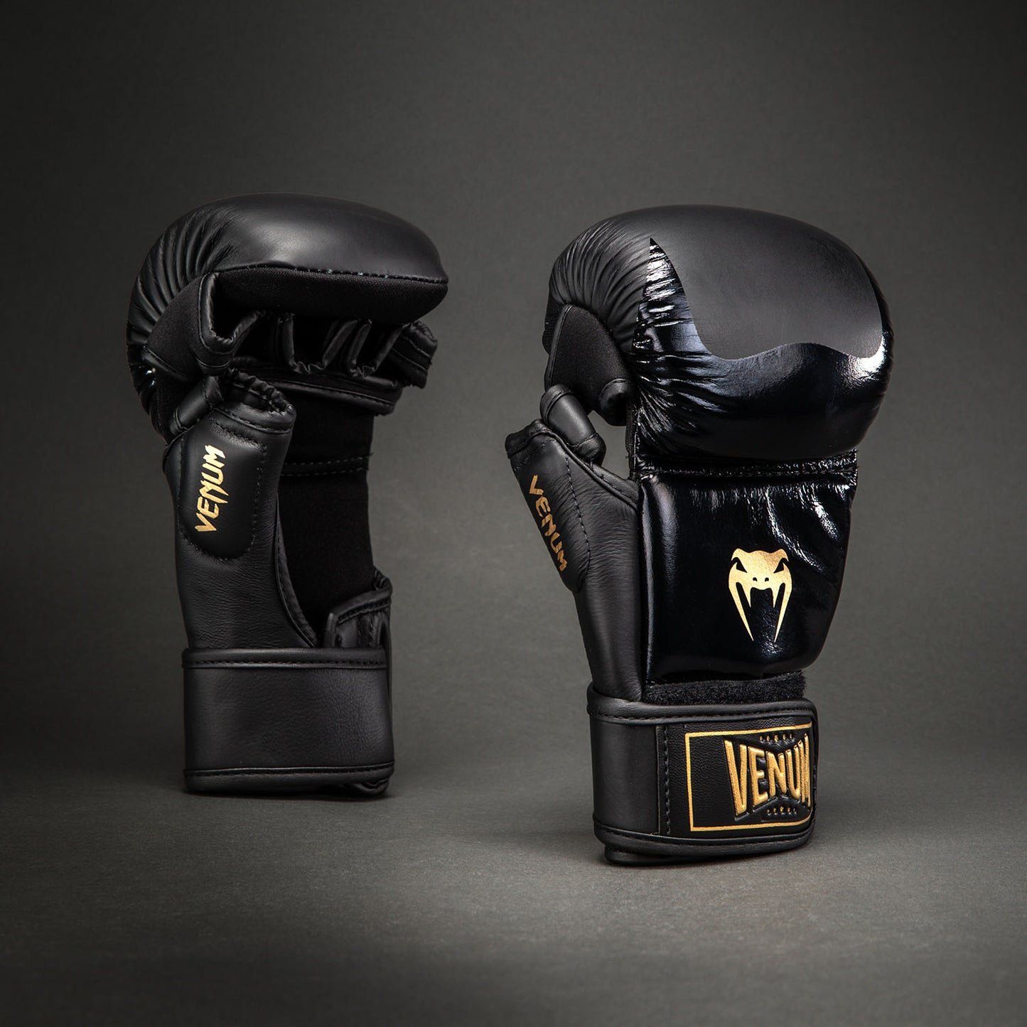 Venum Attack 2.0 Guanti da Sparring in Pelle – Nero/Oro