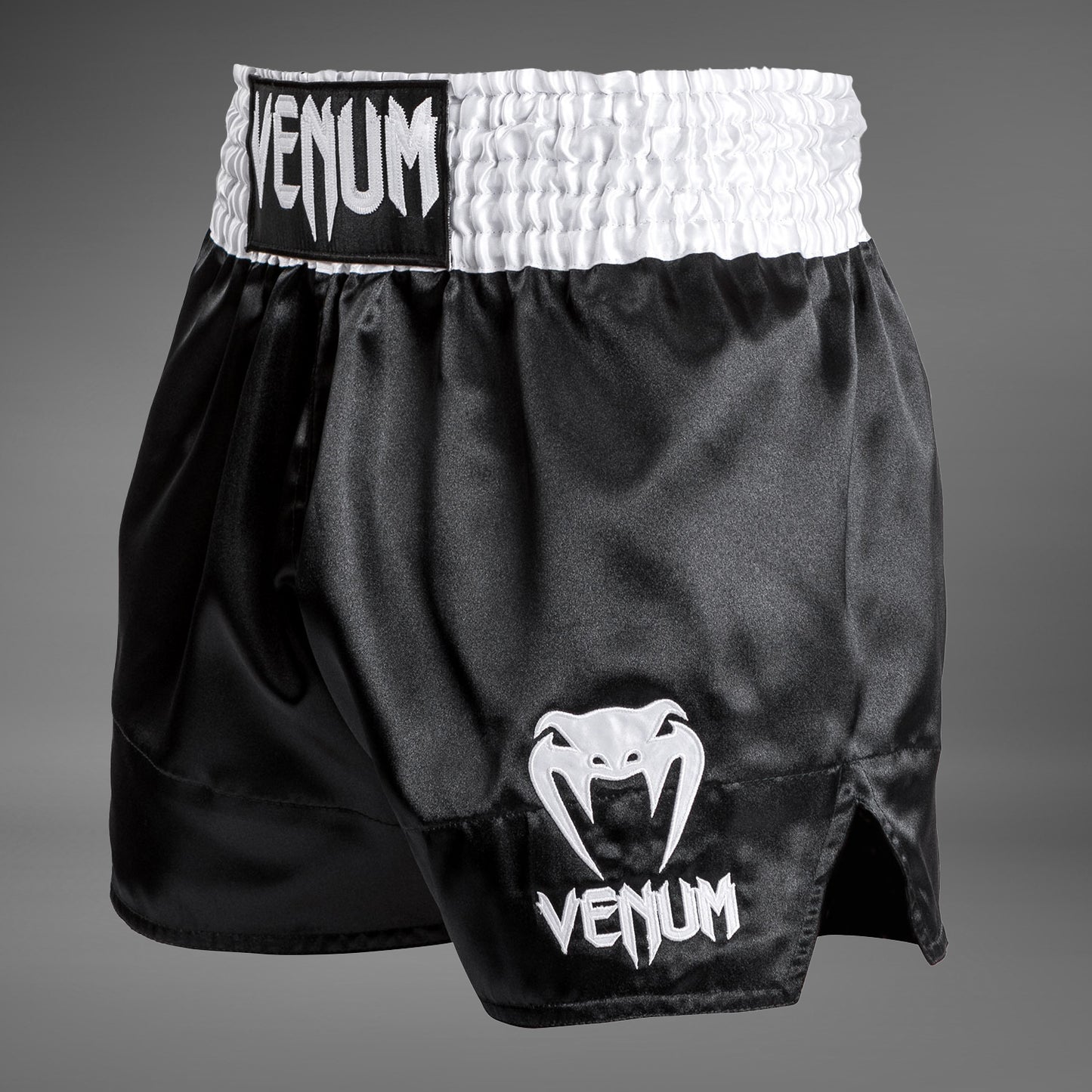 Venum Classic - Pantaloncini da Muay Thai Bianco/Nero/Bianco