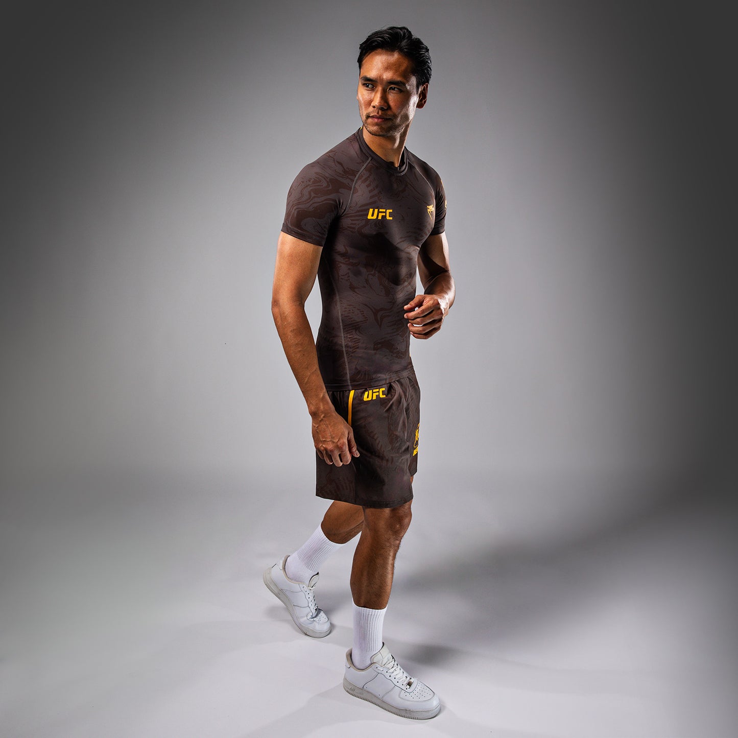 UFC Fusion by Venum Fight Week Rashguard a maniche corte Performance - Marrone terra