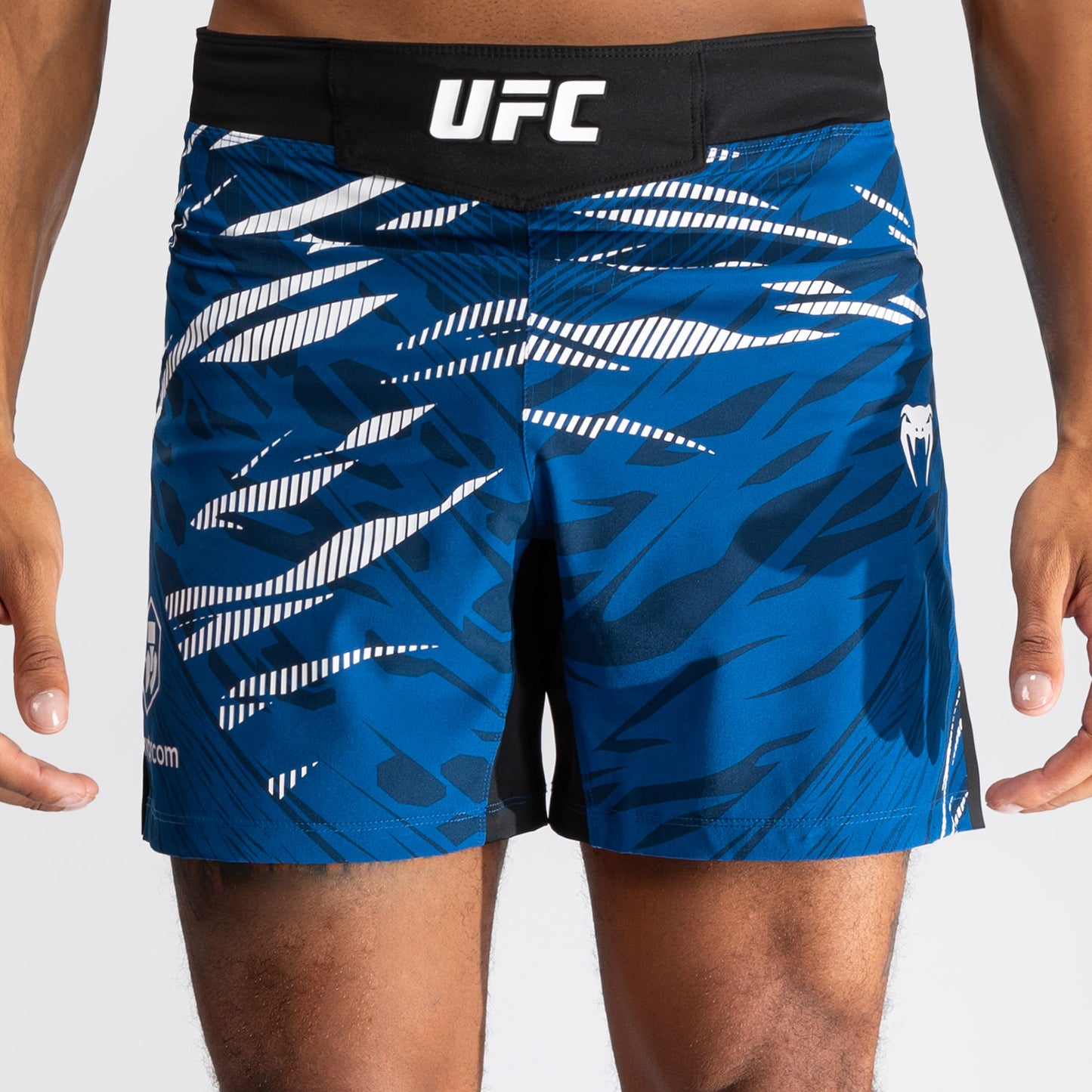 UFC Fusion by Venum Authentic Fight Night Shorts da Lotta per Uomo - Fit Corto - Blu