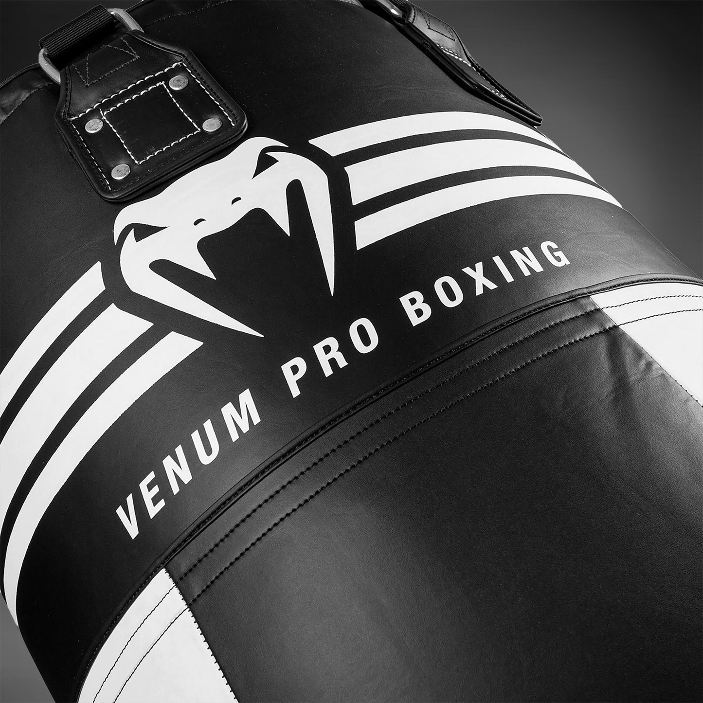 Sacco da boxe a forma di T Venum