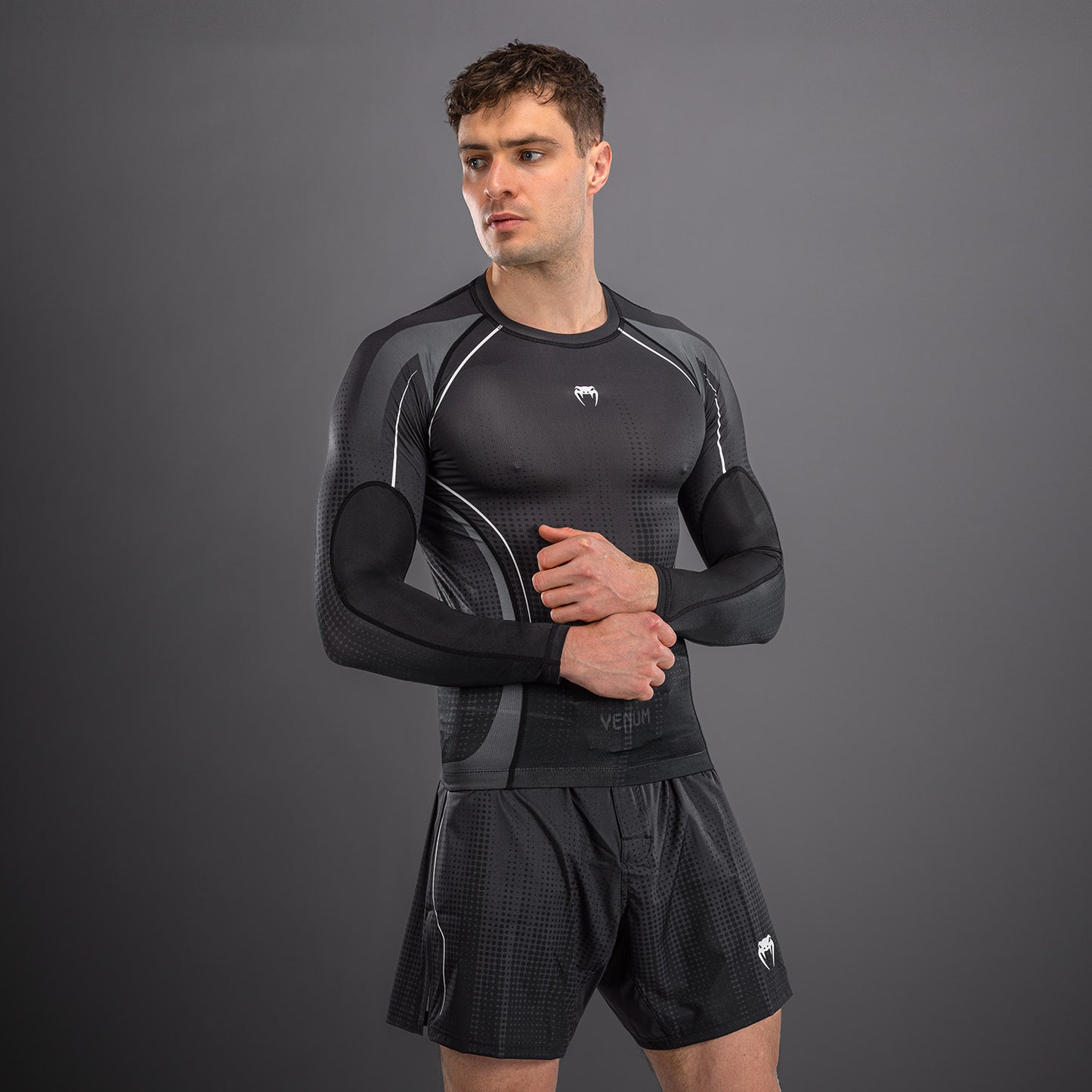 Venum Stealth Rashguard a Maniche Lunghe – Nero/Bianco