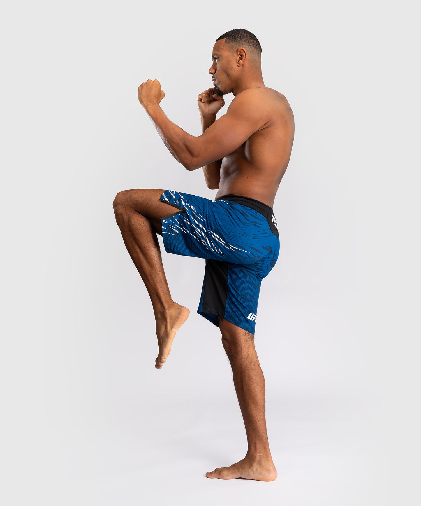 UFC Fusion by Venum Authentic Fight Night Shorts da Lotta per Uomo - Fit Largo - Blu