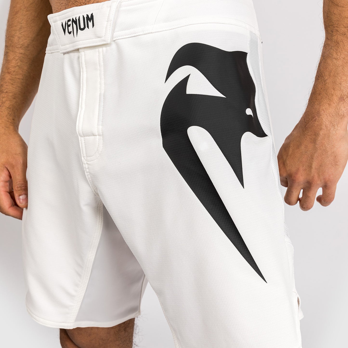 Venum Light 5.0 Pantaloncini da combattimento - Bianco/Nero