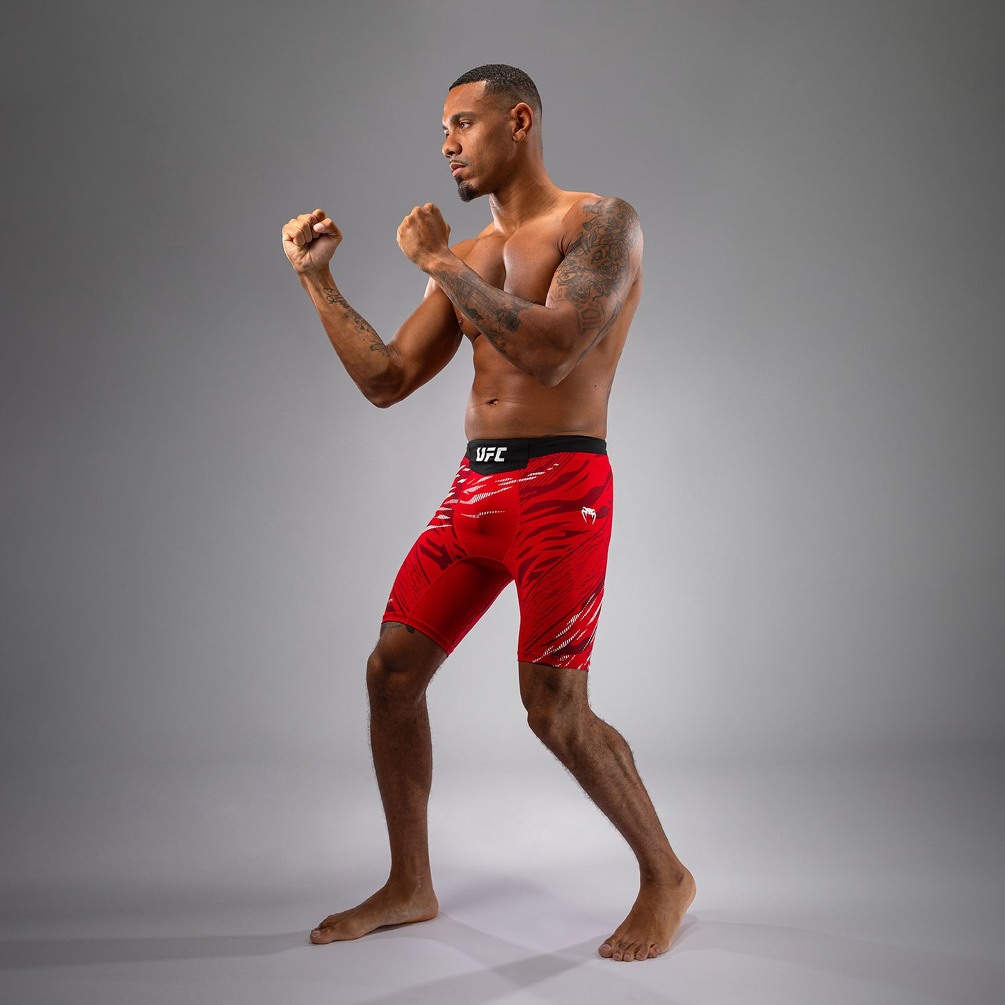 UFC Fusion by Venum Authentic Fight Night Vale Tudo Shorts per Uomo - Rosso