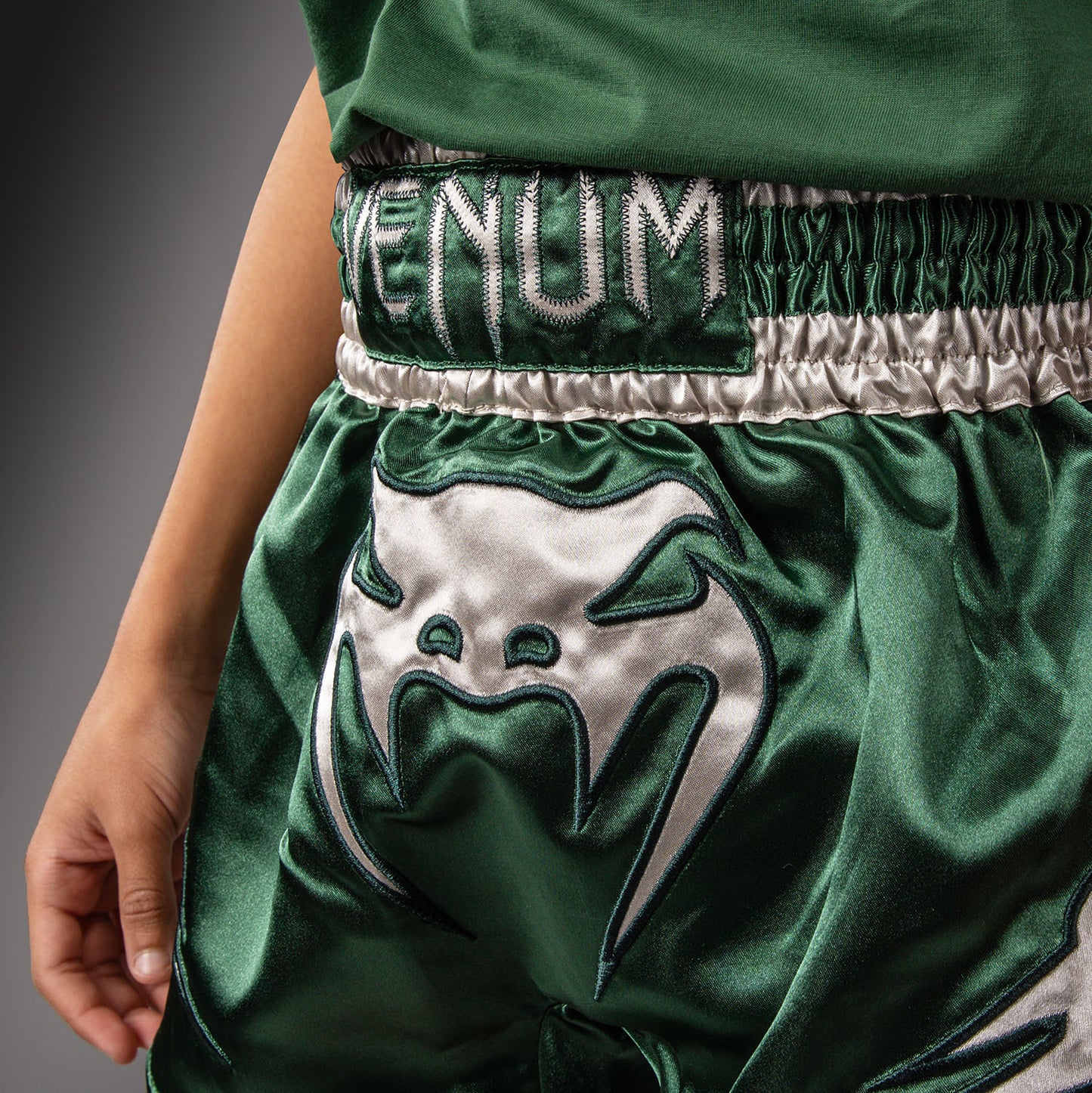 Venum Inferno Pantaloncini Muay Thaï – Verde Foresta/Avorio