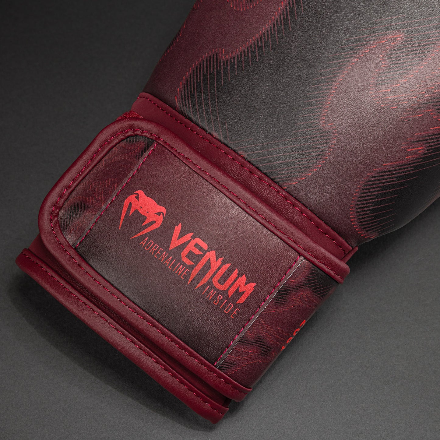 Venum Spectre Guantoni da boxe – Nero/Rosso