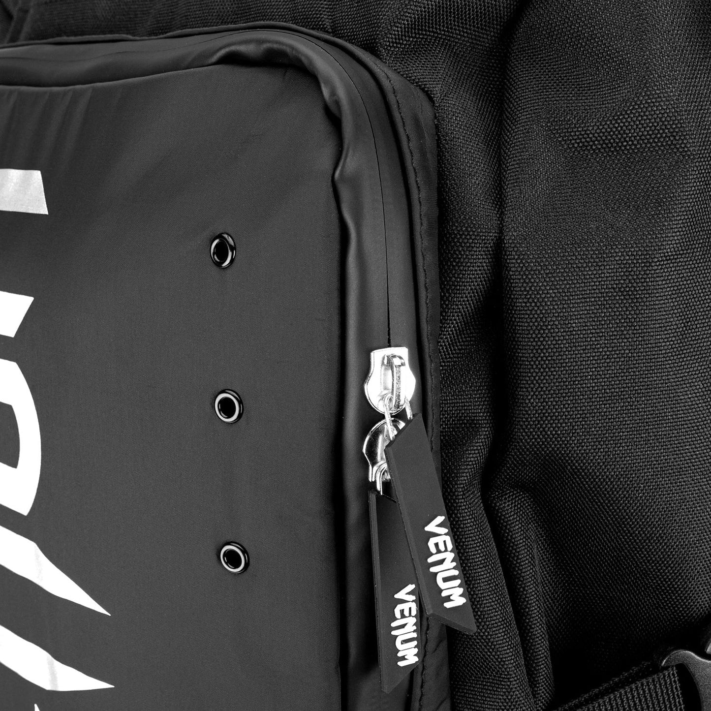 Venum Challenger Xtrem Evo Zaino (50-63L) – Nero/Bianco