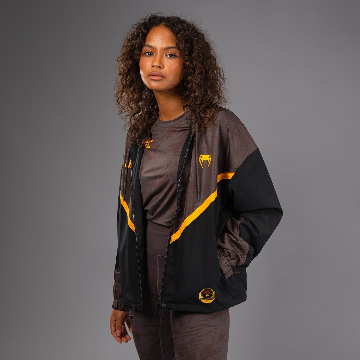 UFC Fusion by Venum Fight Week Felpa con Zip per Donna - Marrone terra
