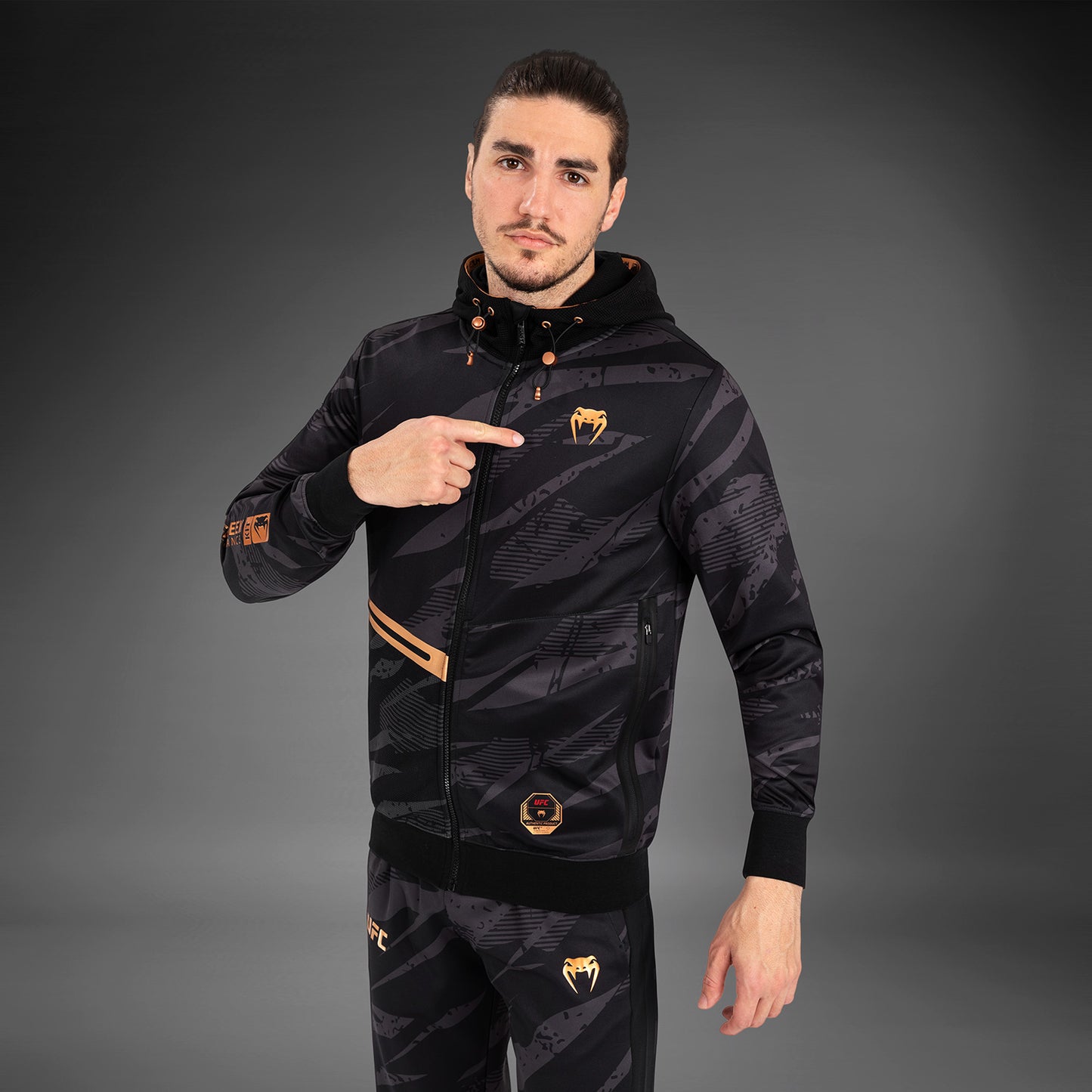 UFC Adrenaline by Venum Fight Week Felpa Con Cappuccio e zip da Uomo - Urban Camo