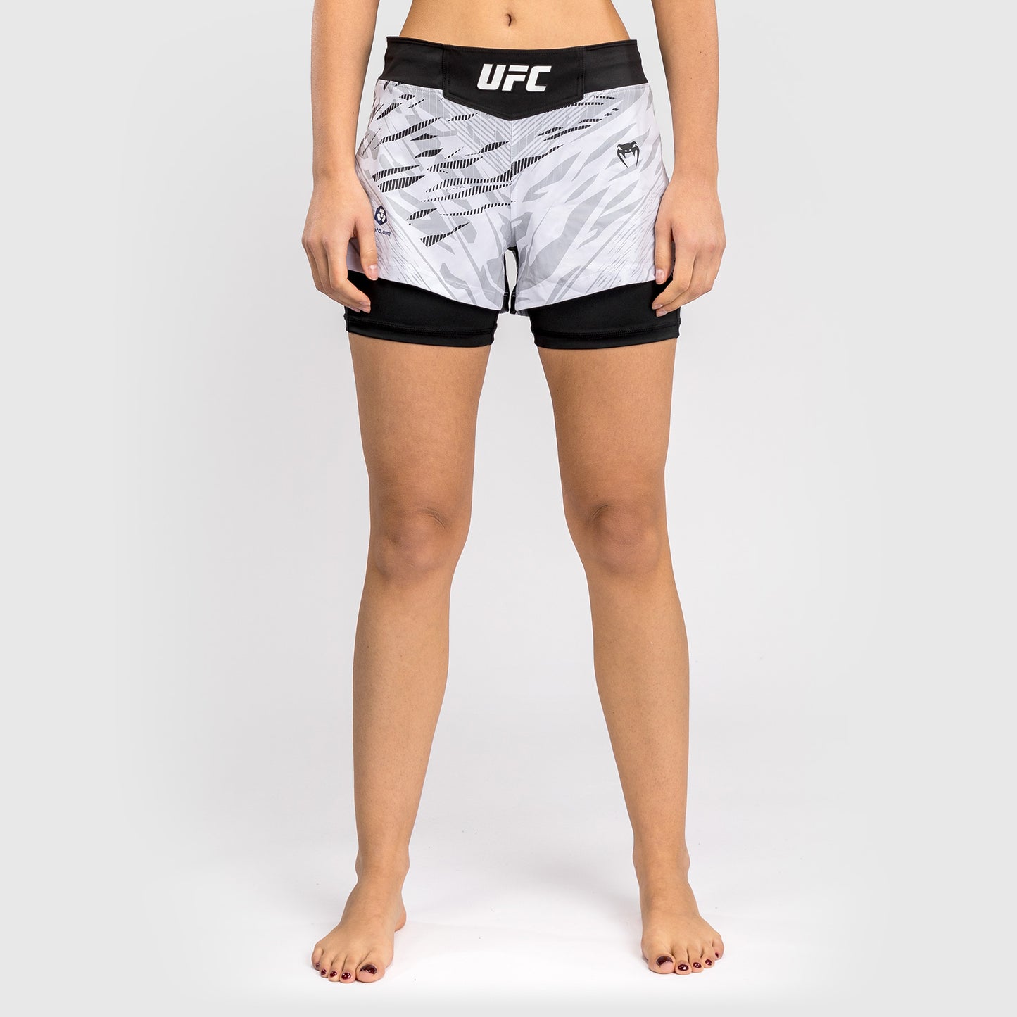 UFC Fusion by Venum Personalizzati Authentic Fight Night Shorts da Lotta per Donna - Bianco