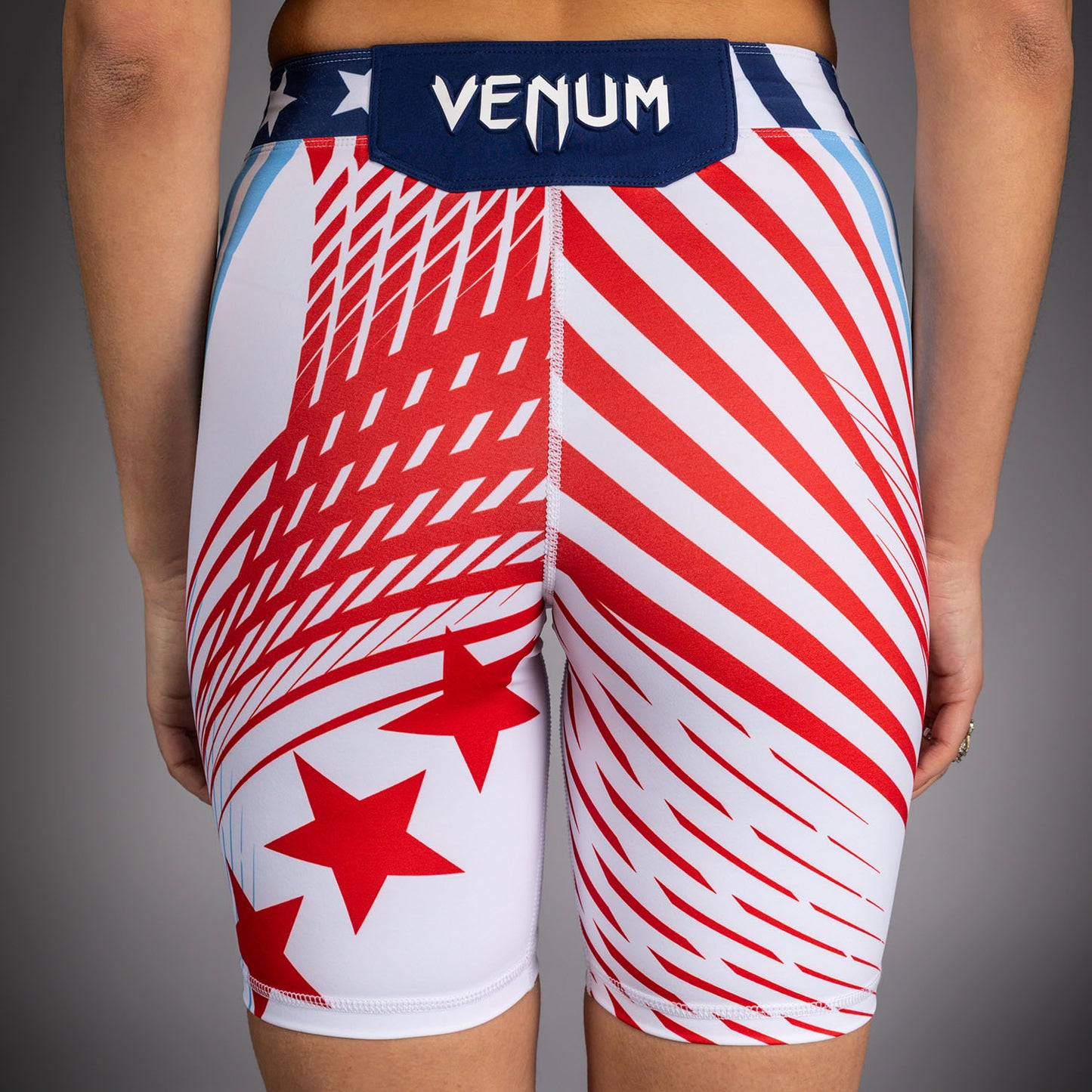 Official UFC Freedom 250 by Venum Authentic Pantaloncini Vale Tudo taglio lungo da donna - Bianco
