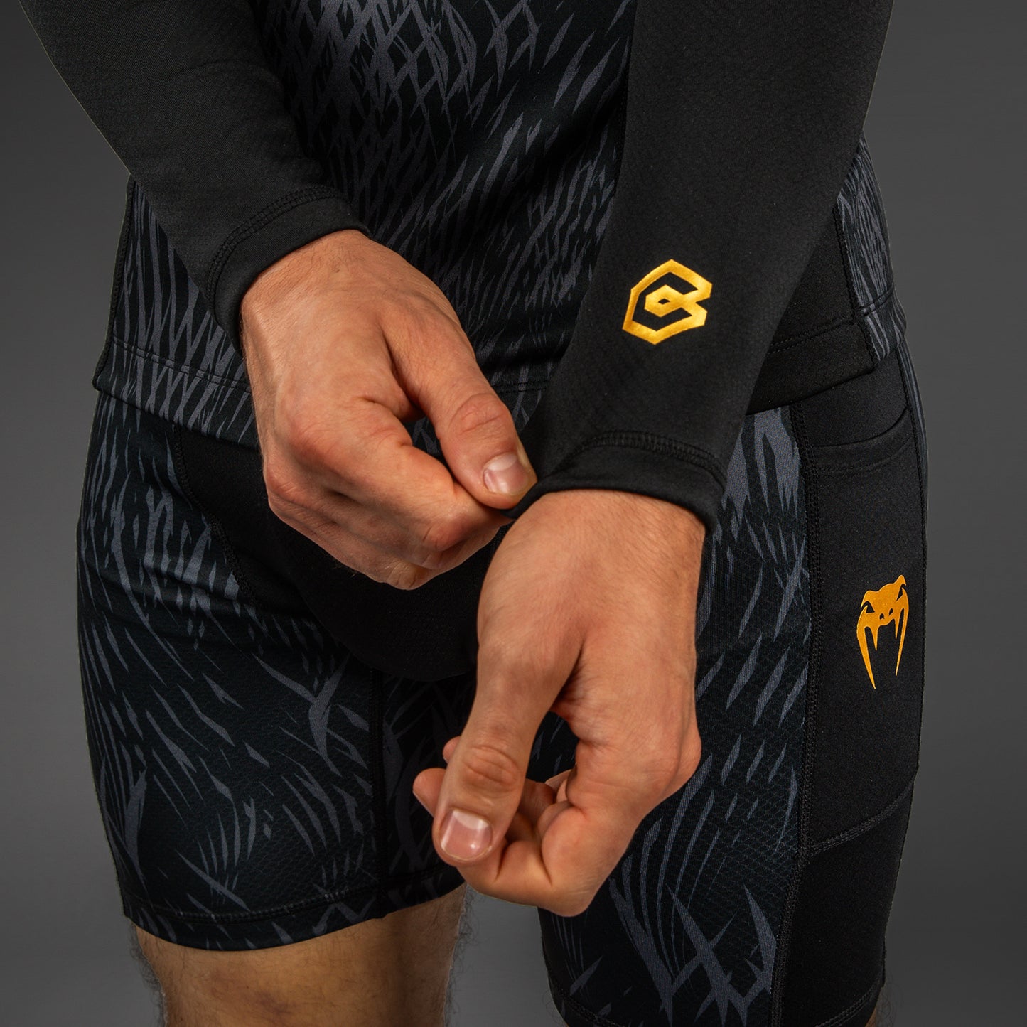 Venum x Chimaev Rashguard a Maniche Lunghe - Nero/Grigio