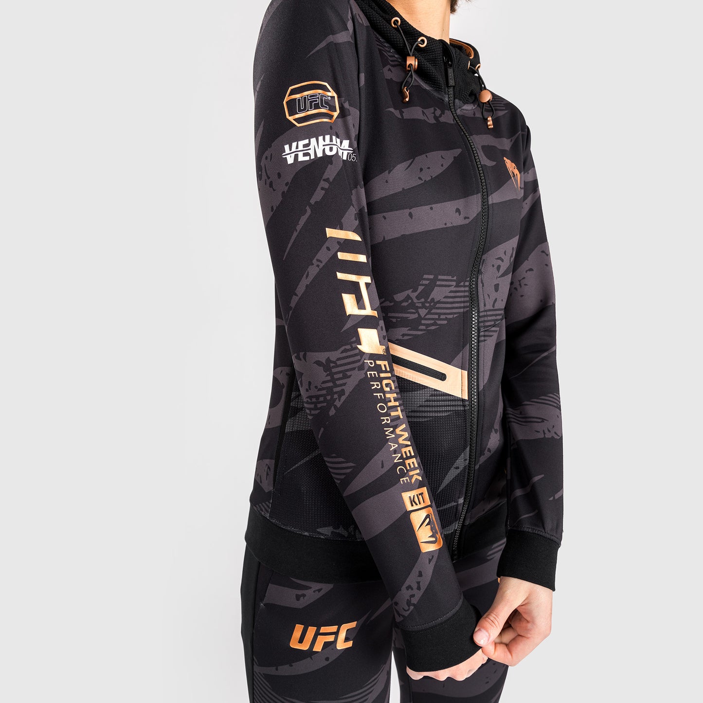 UFC Adrenaline by Venum Fight Week Felpa Con Cappuccio e zip da Donna - Urban Camo