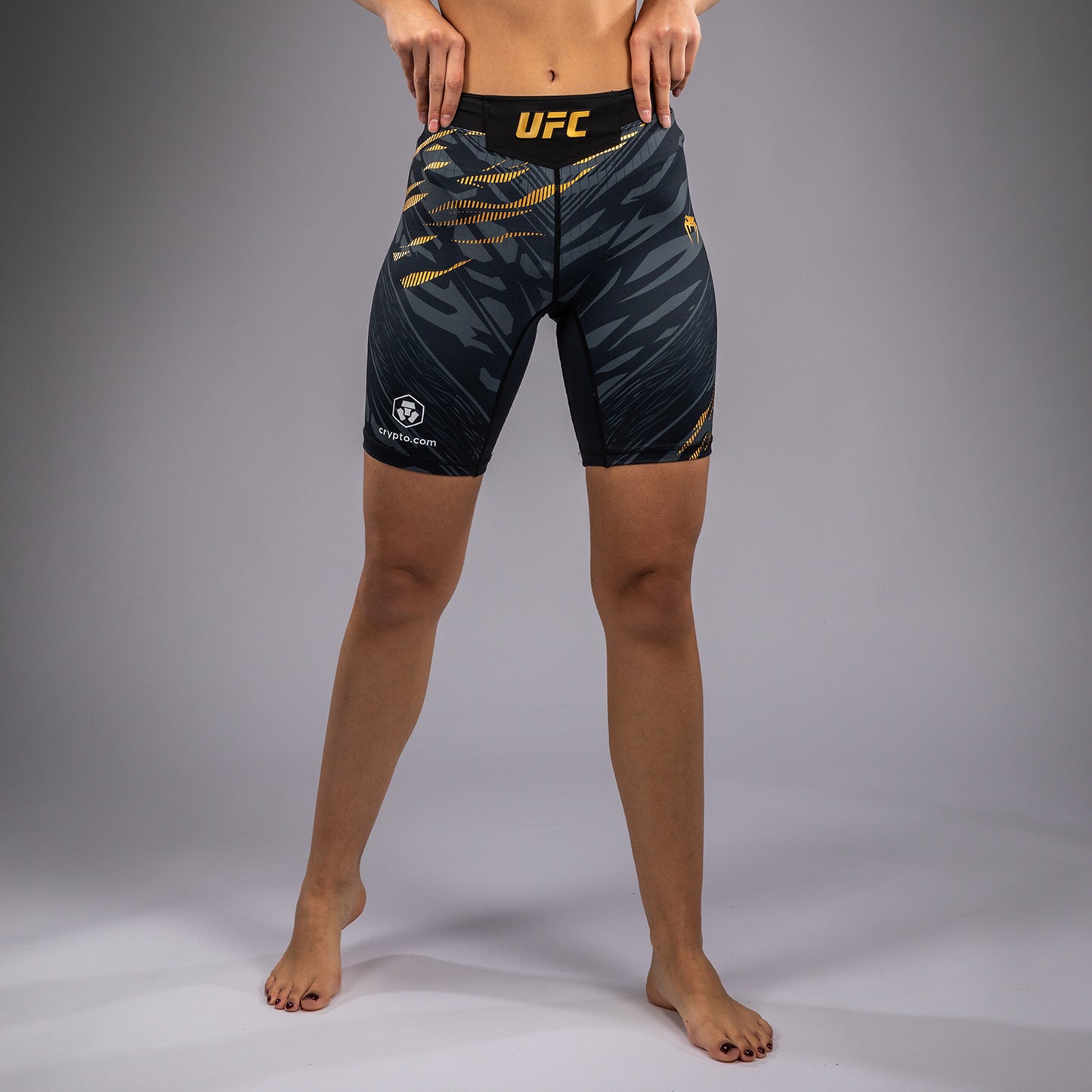 UFC Fusion by Venum Authentic Fight Night Vale Tudo Shorts per Donna - Fit Largo - Champion