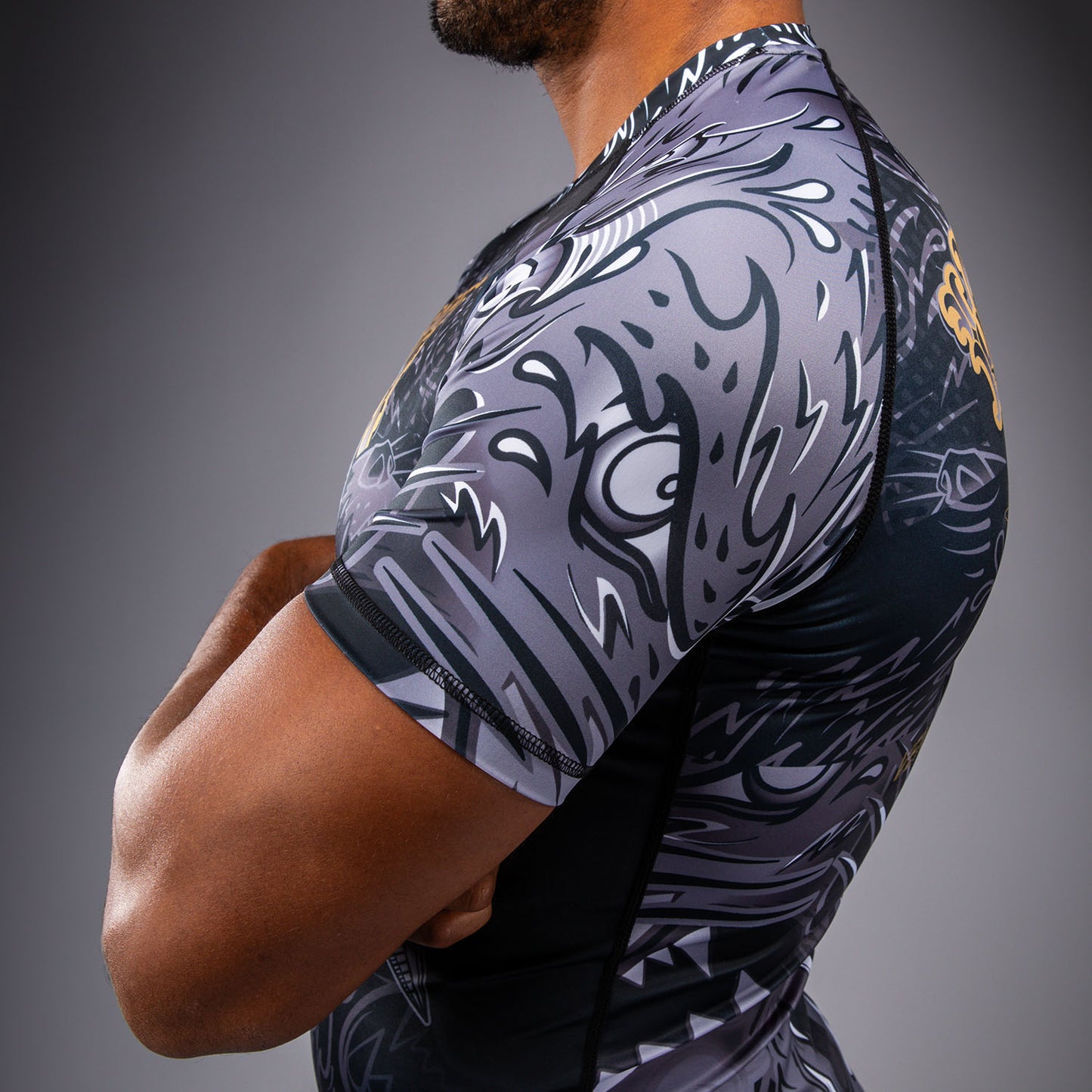 Venum Wolf Atak Rashguard a Maniche Corte – Nero/Grigio