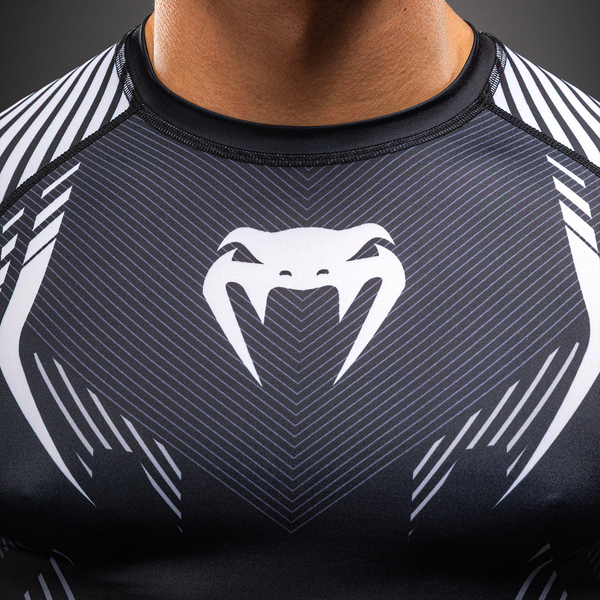 Venum No-Gi 6.0 Rashguard a Maniche Lunghe - Nero/Bianco