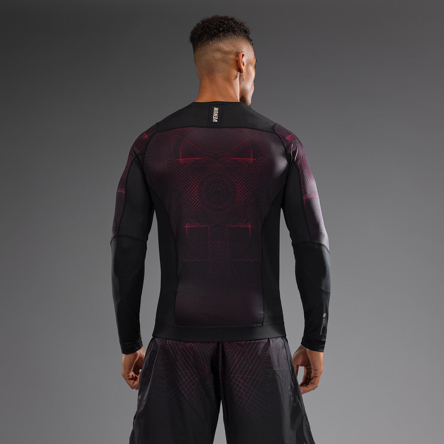 Venum G-Fit Air Rashguard a maniche Lunghe - Nero Profondo/Rosso Fuoco