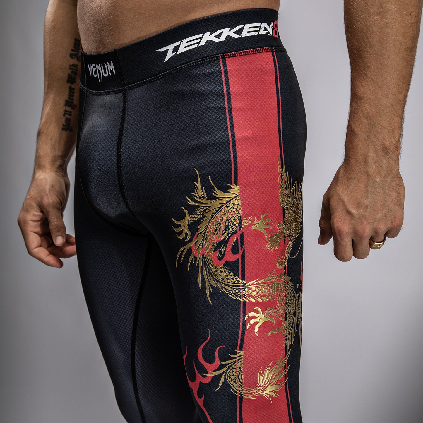 Venum x TEKKEN 8 - Marshall Law Pantaloni a compressione - Nero/Rosso/Oro