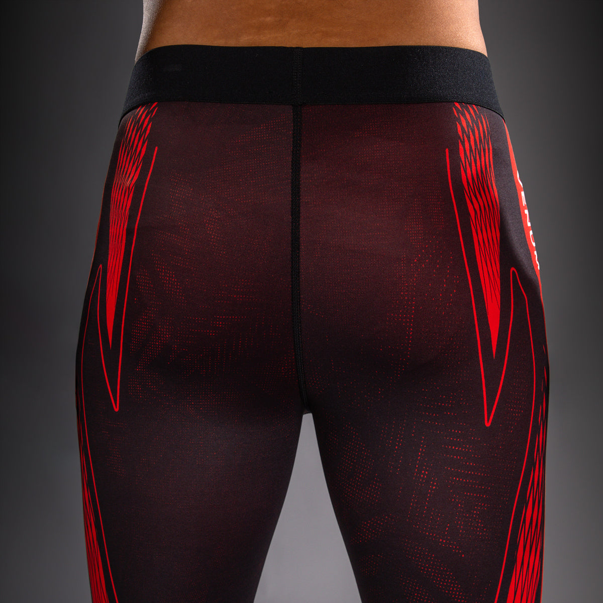 Venum Amazonia Reborn Pantaloncini a compressione - Nero/Rosso