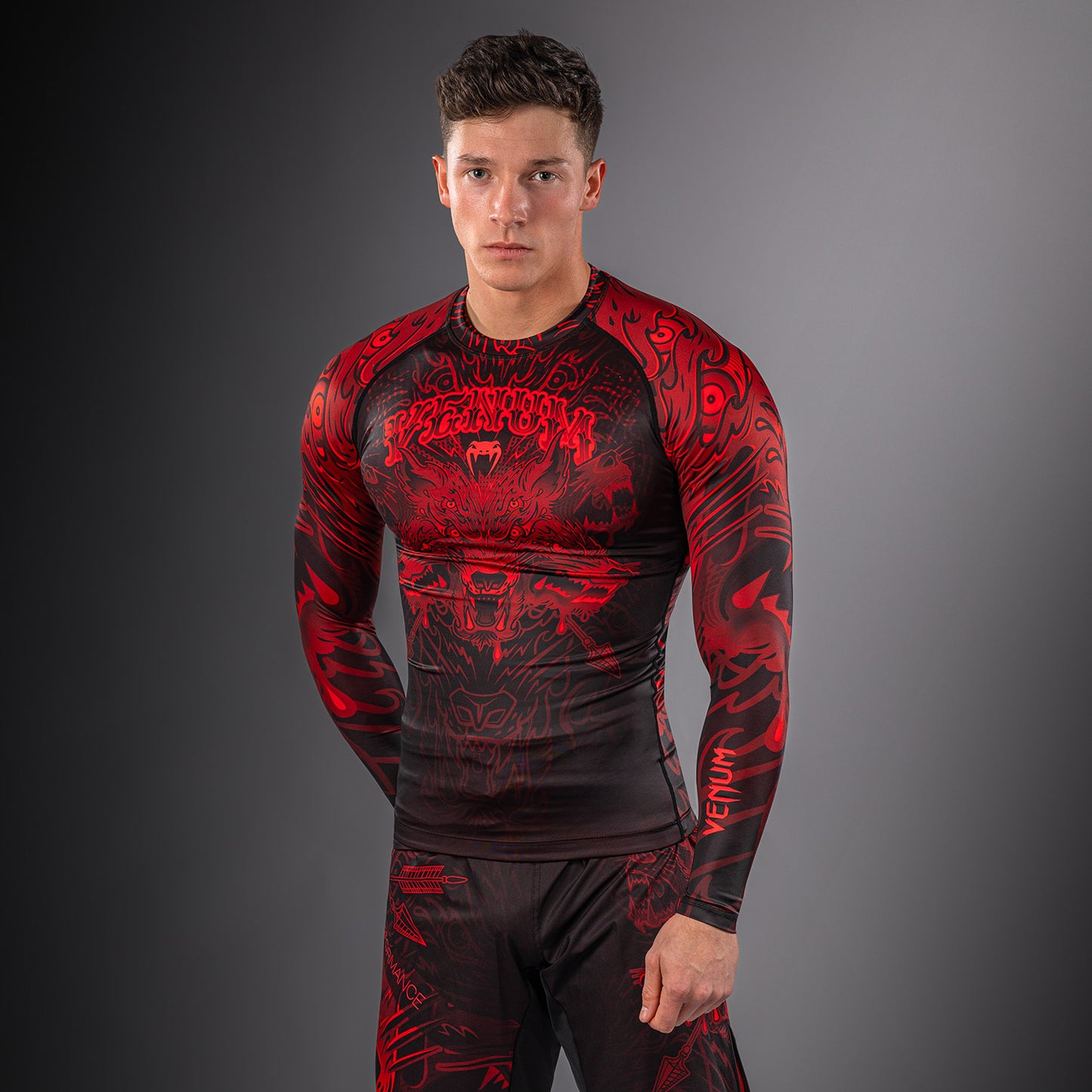 Venum Wolf Atak Rashguard a Maniche Lunghe – Nero/Rosso