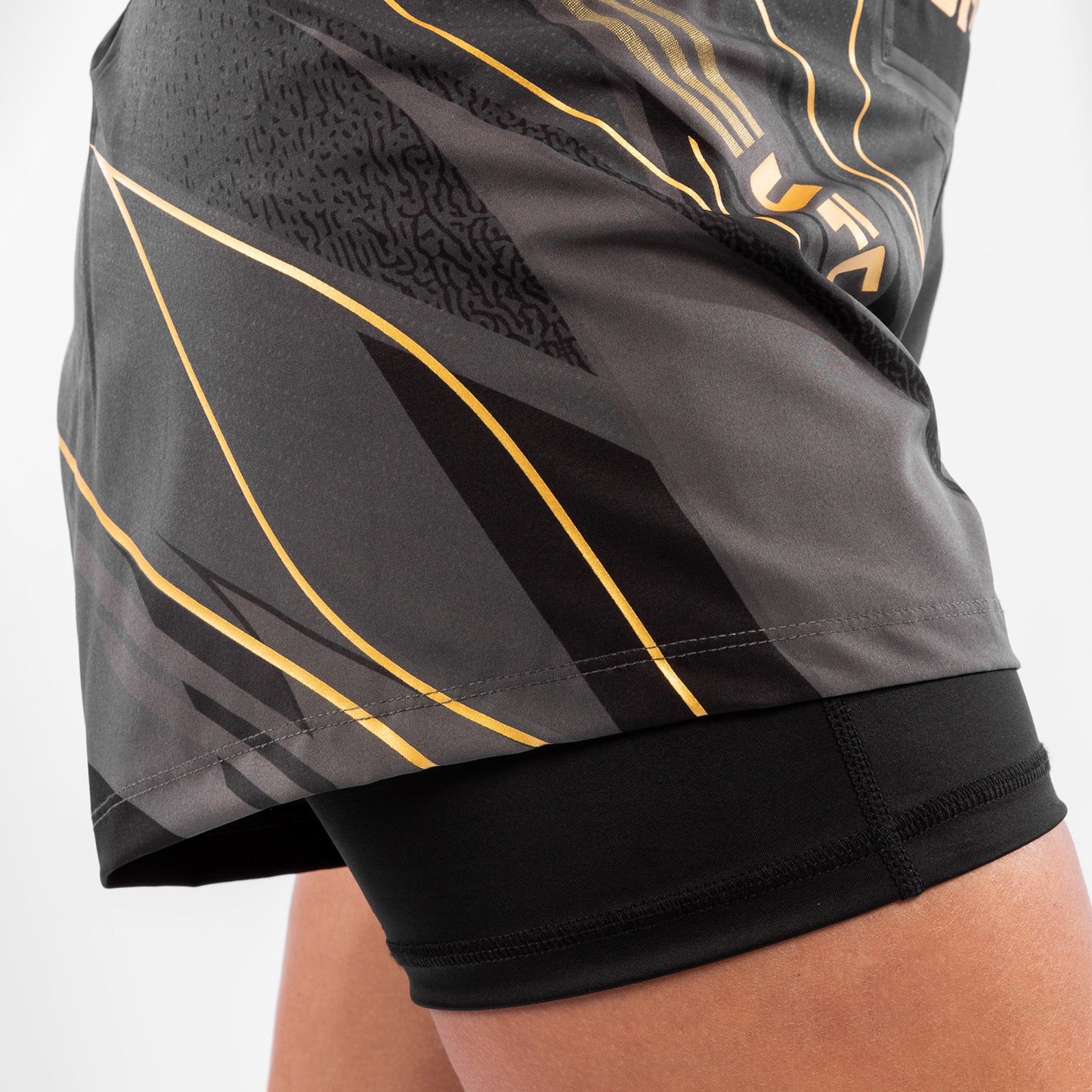 Fightshorts Donna UFC Venum Authentic Fight Night - Vestibilità Corta - Campione