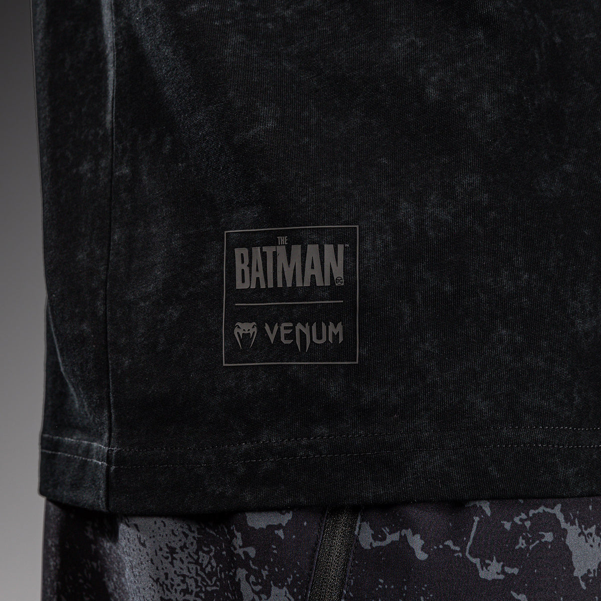 Venum x Batman T-shirt in cotone - Nero/Grigio