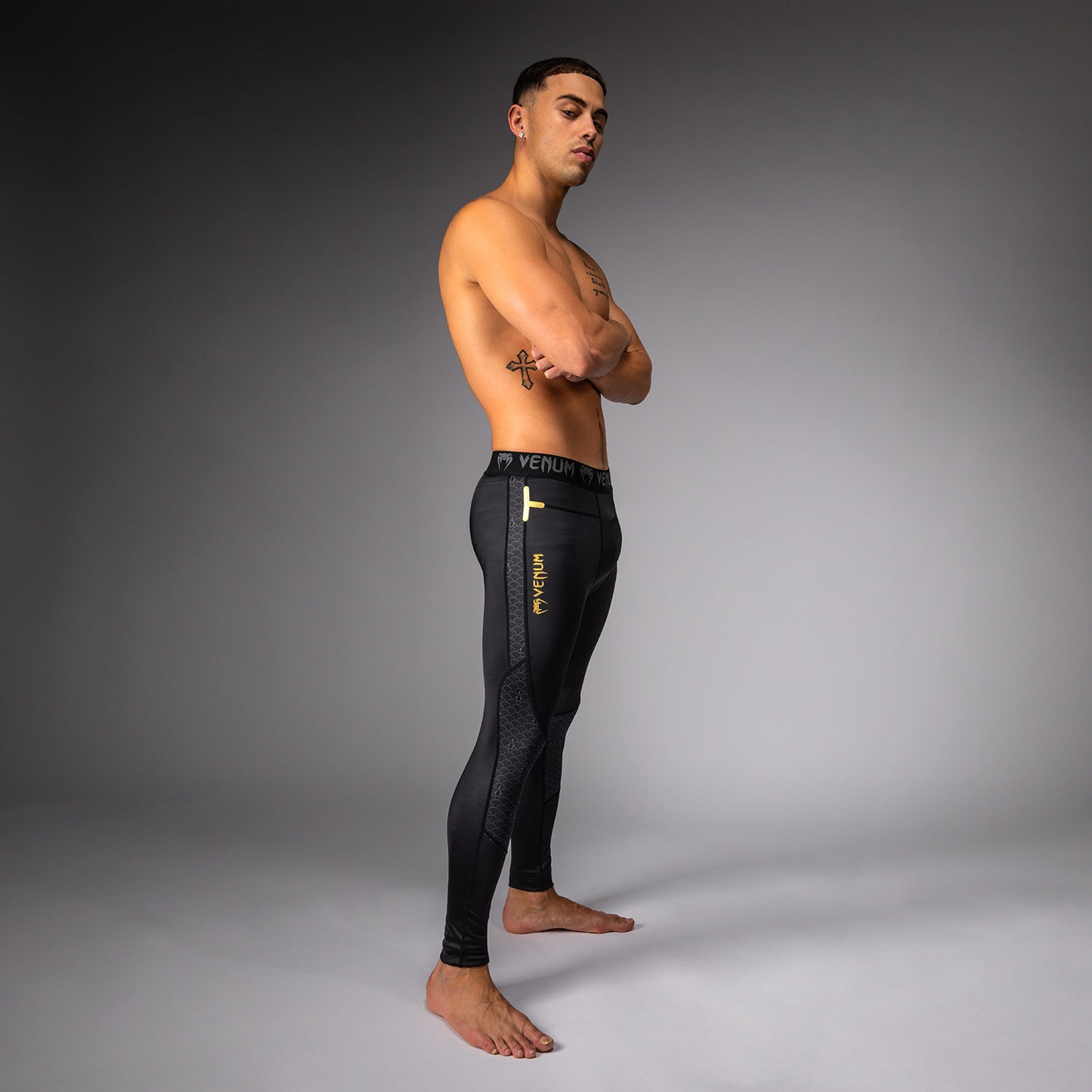 Venum x Assassin’s Creed Shadows Pantaloni a compressione - Nero/Oro