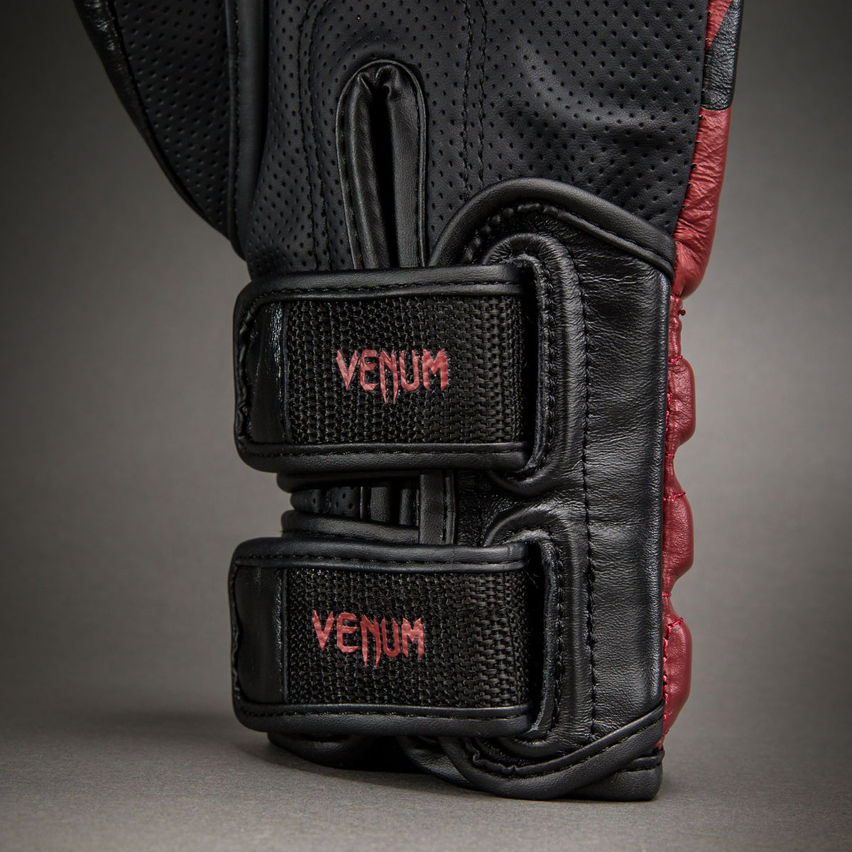 Venum Reverso Guanti da Boxe – Nero/Rosso