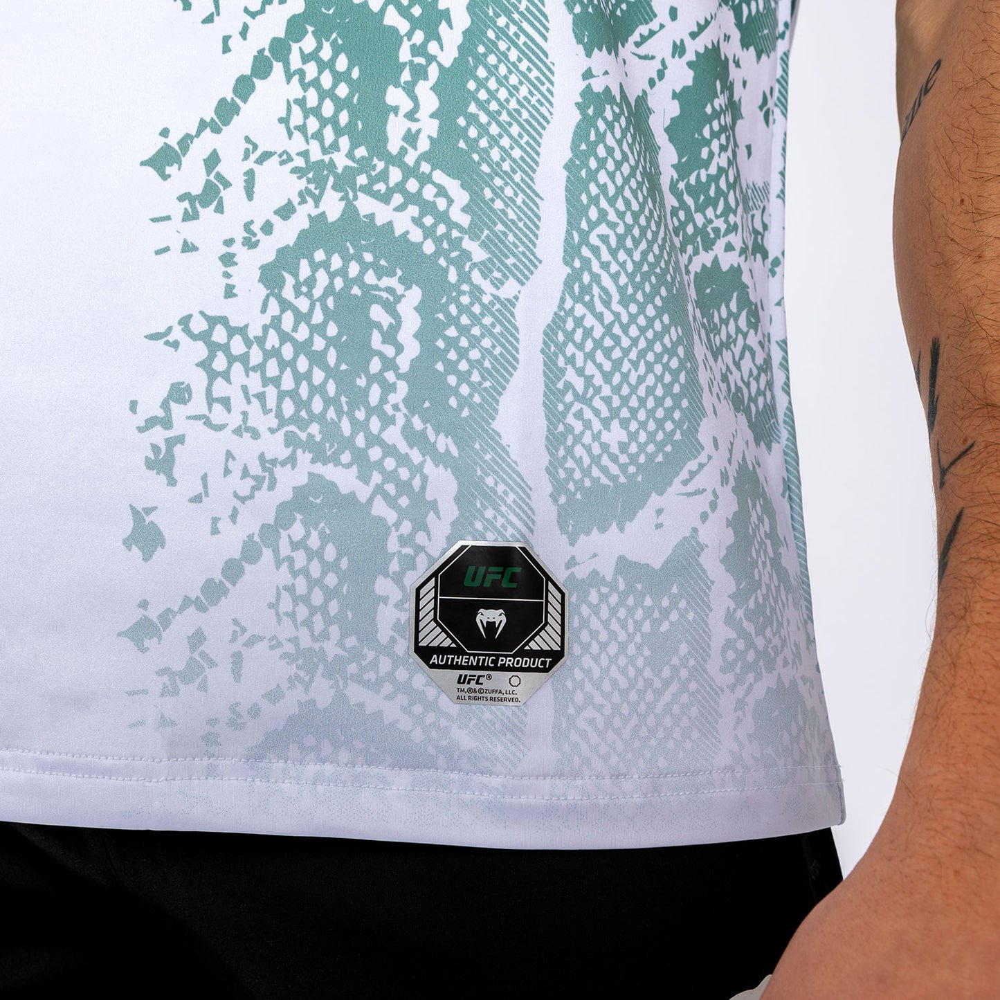 UFC Adrenaline by Venum Authentic Fight Night Maglia da Uomo - Emerald Edition - Bianco/Verde