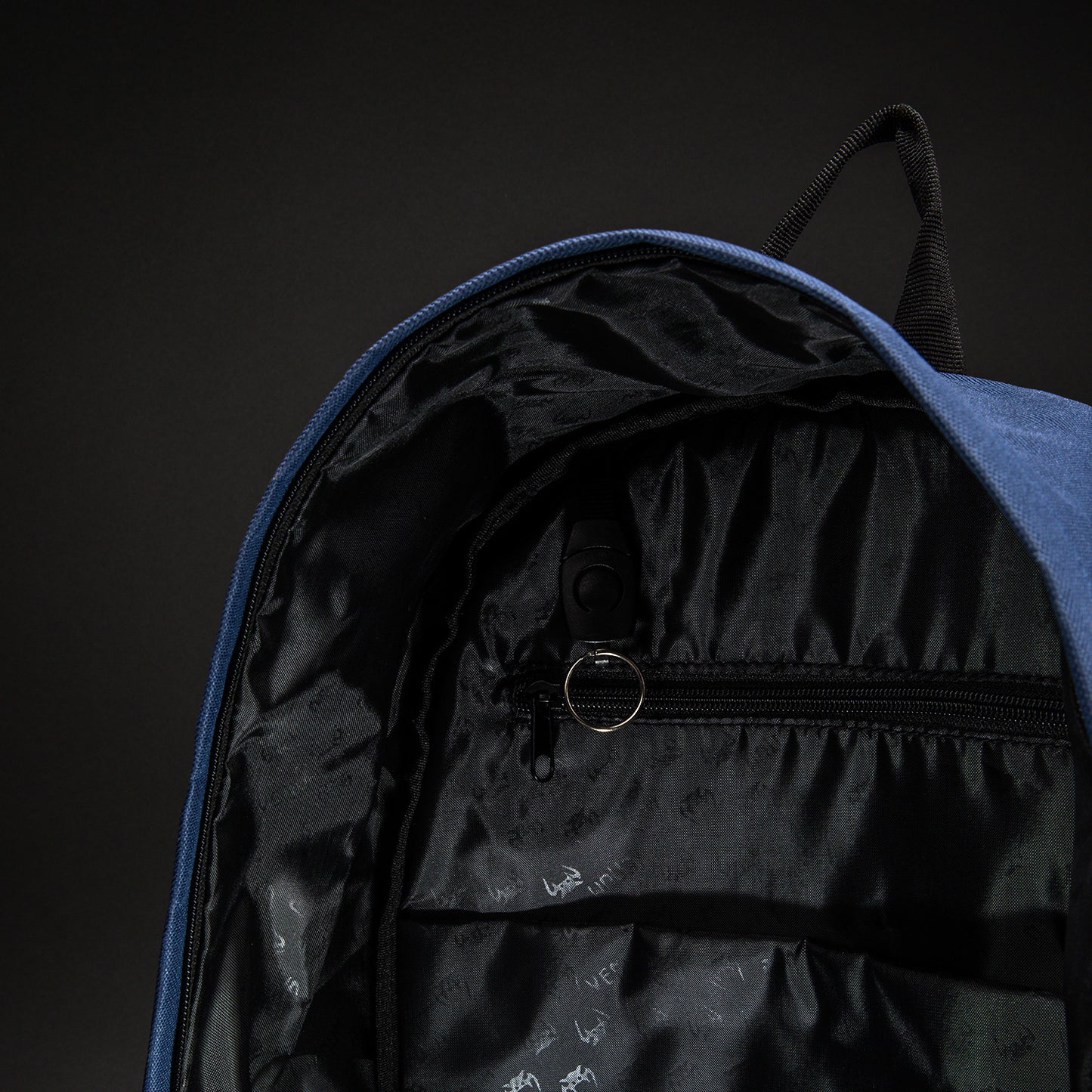Venum Essential Borsa Sportiva (24 L) - Blu Navy