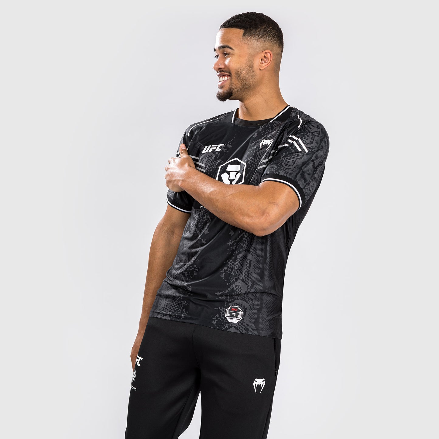 UFC Adrenaline by Venum Authentic Fight Night Maglia Jersey da Uomo - Nero