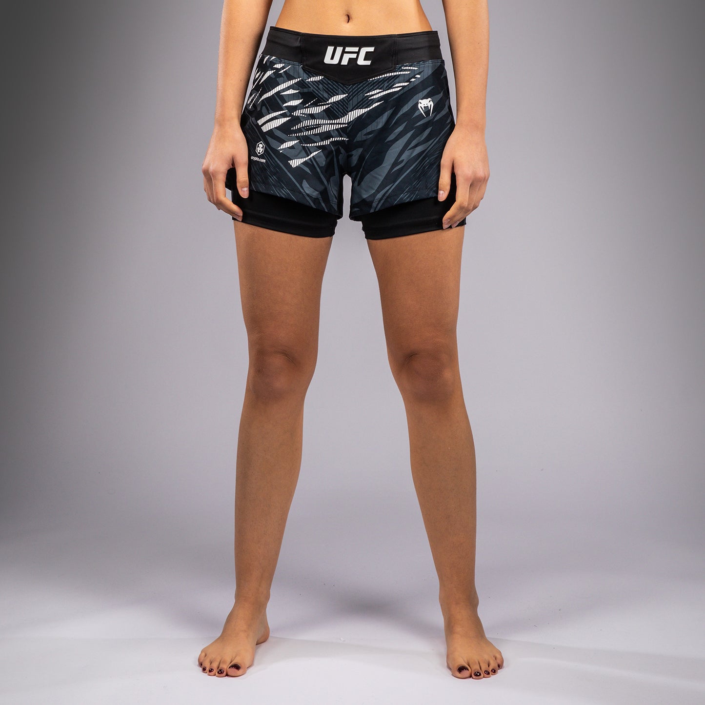 UFC Fusion by Venum Authentic Fight Night Shorts da Lotta per Donna - Nero