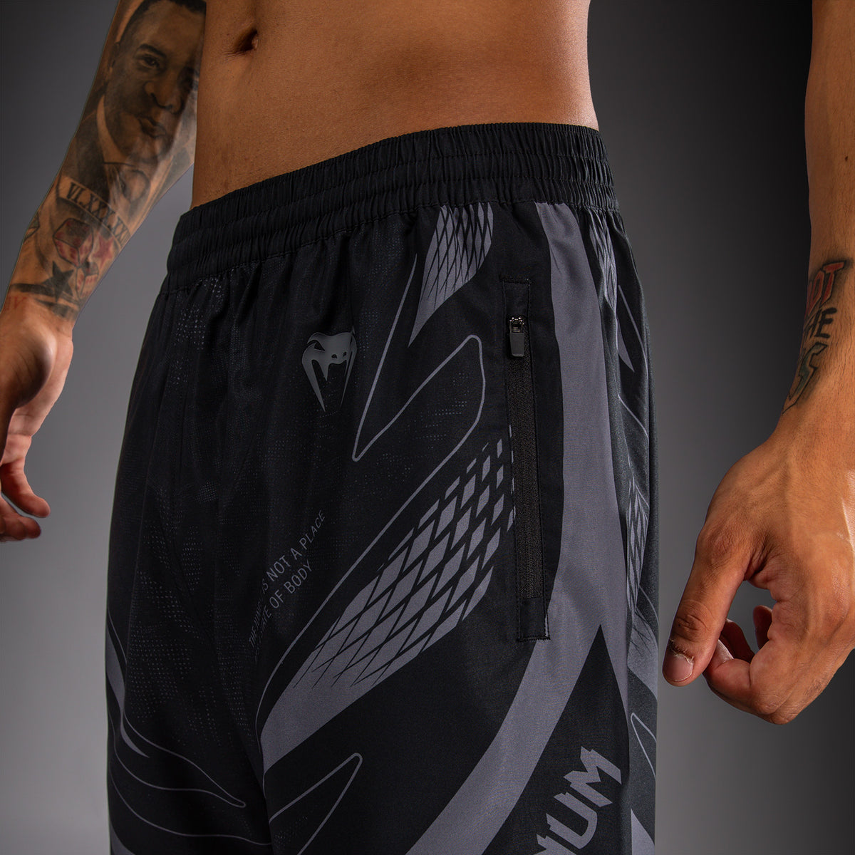 Venum Amazonia Reborn Pantaloncini da allenamento - Nero/Grigio