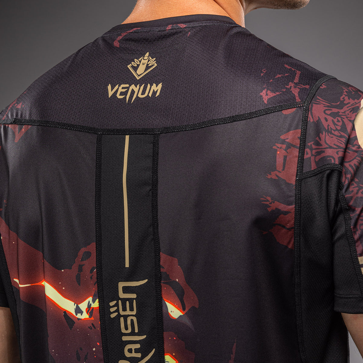 Jujutsu Kaisen x Venum Sukuna Maglietta Dry Tech – Nero/Beige Chiaro