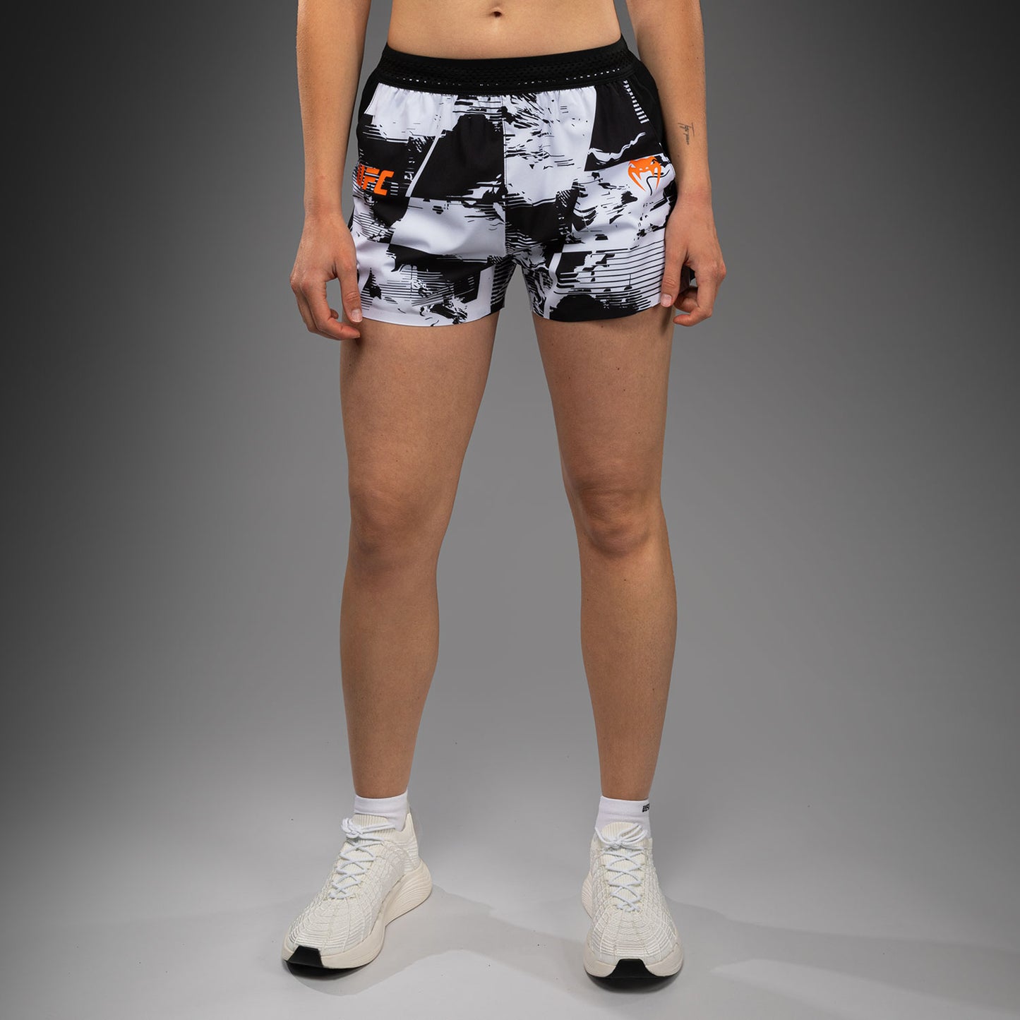 Venum UFC Zenith Authentic Fight Week Pantaloncini Performance da Donna – Bianco