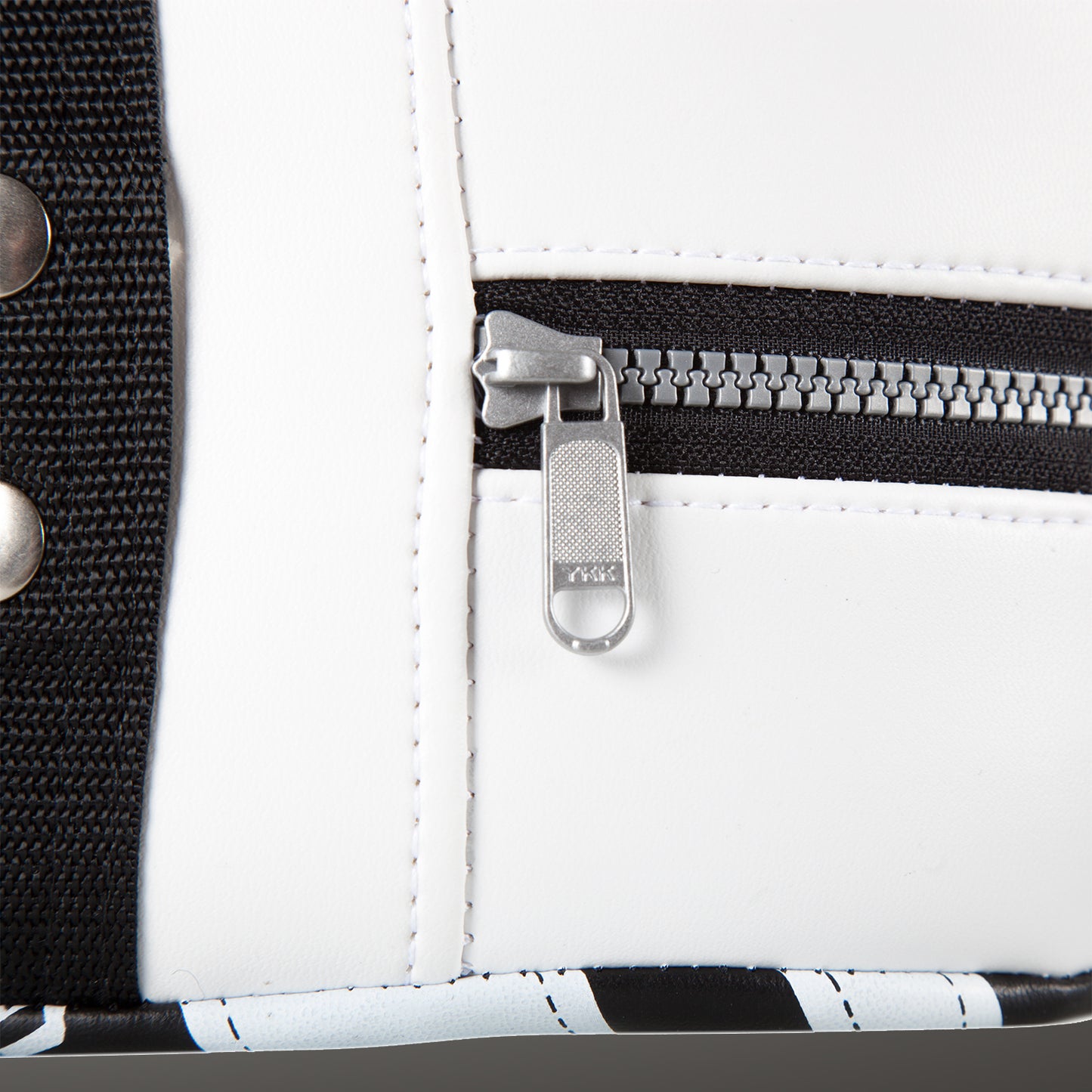 Kick Shield quadrato Absolute Venum - Pelle Skintex - Nero/Ghiaccio