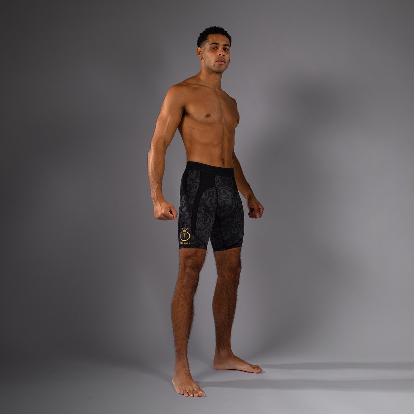 Venum x Topuria Unmatched Edition Pantaloncini a compressione - Nero/Oro