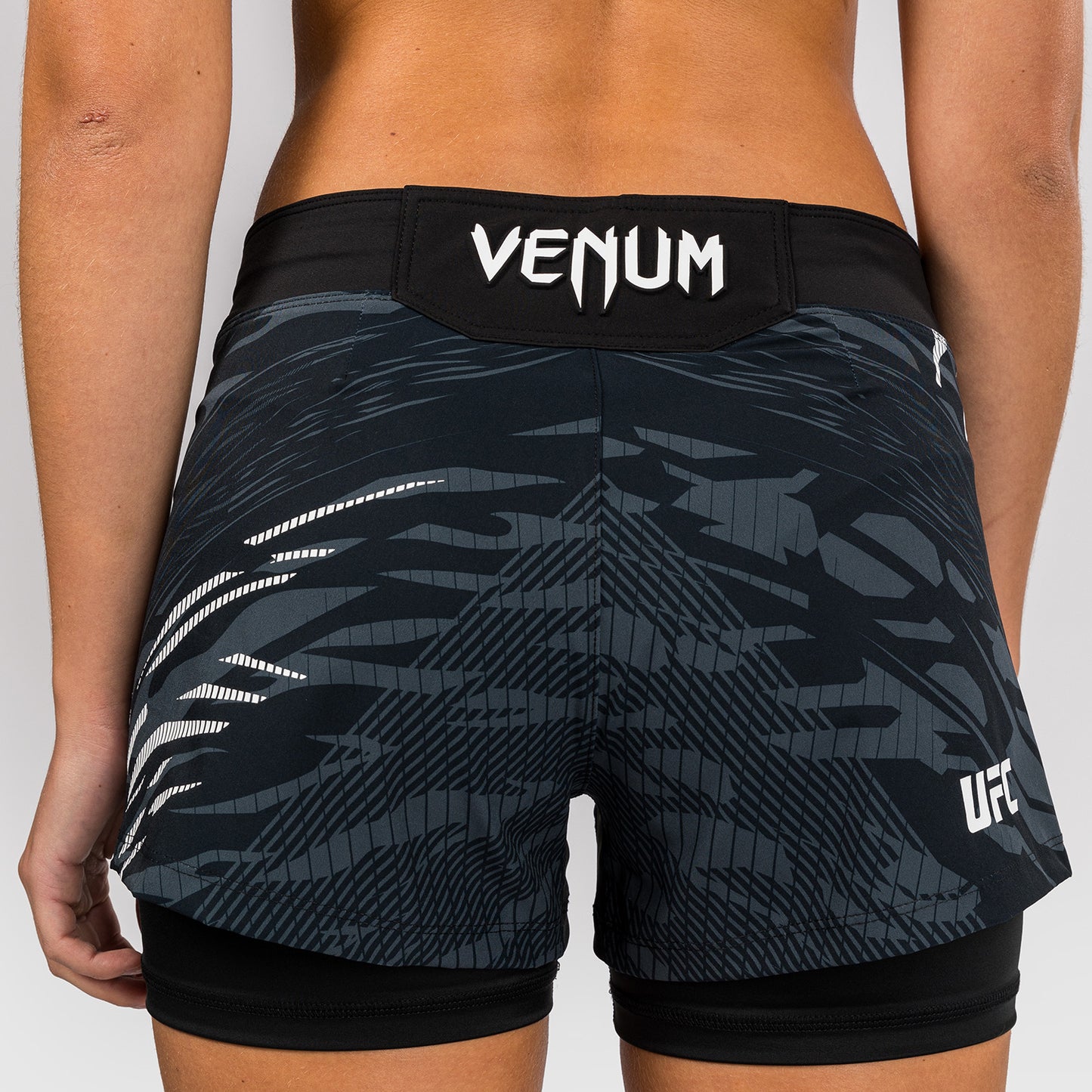 UFC Fusion by Venum Personalizzati Authentic Fight Night Shorts da Lotta per Donna - Nero