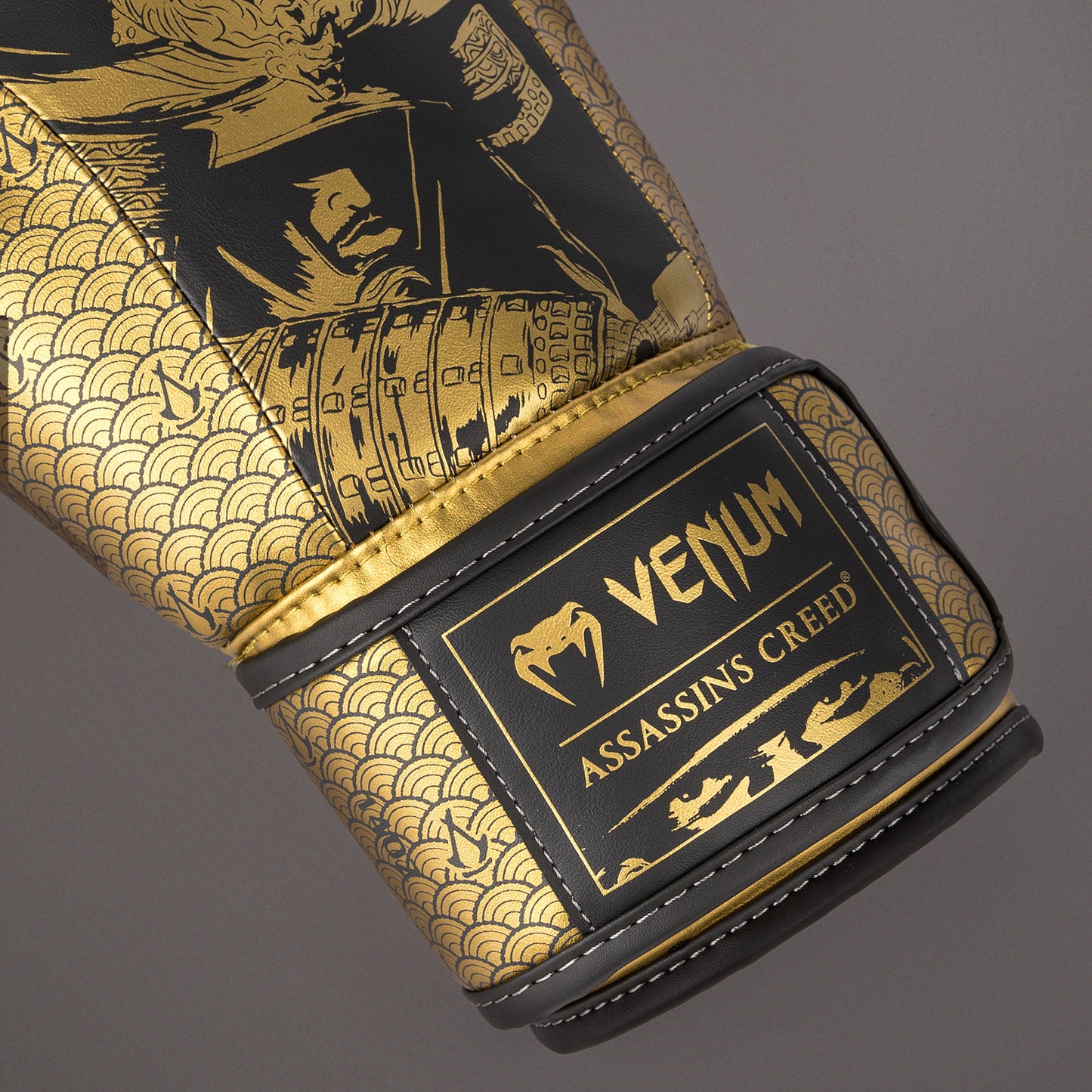 Venum x Assassin’s Creed Shadows Guantoni da boxe - Nero/Oro