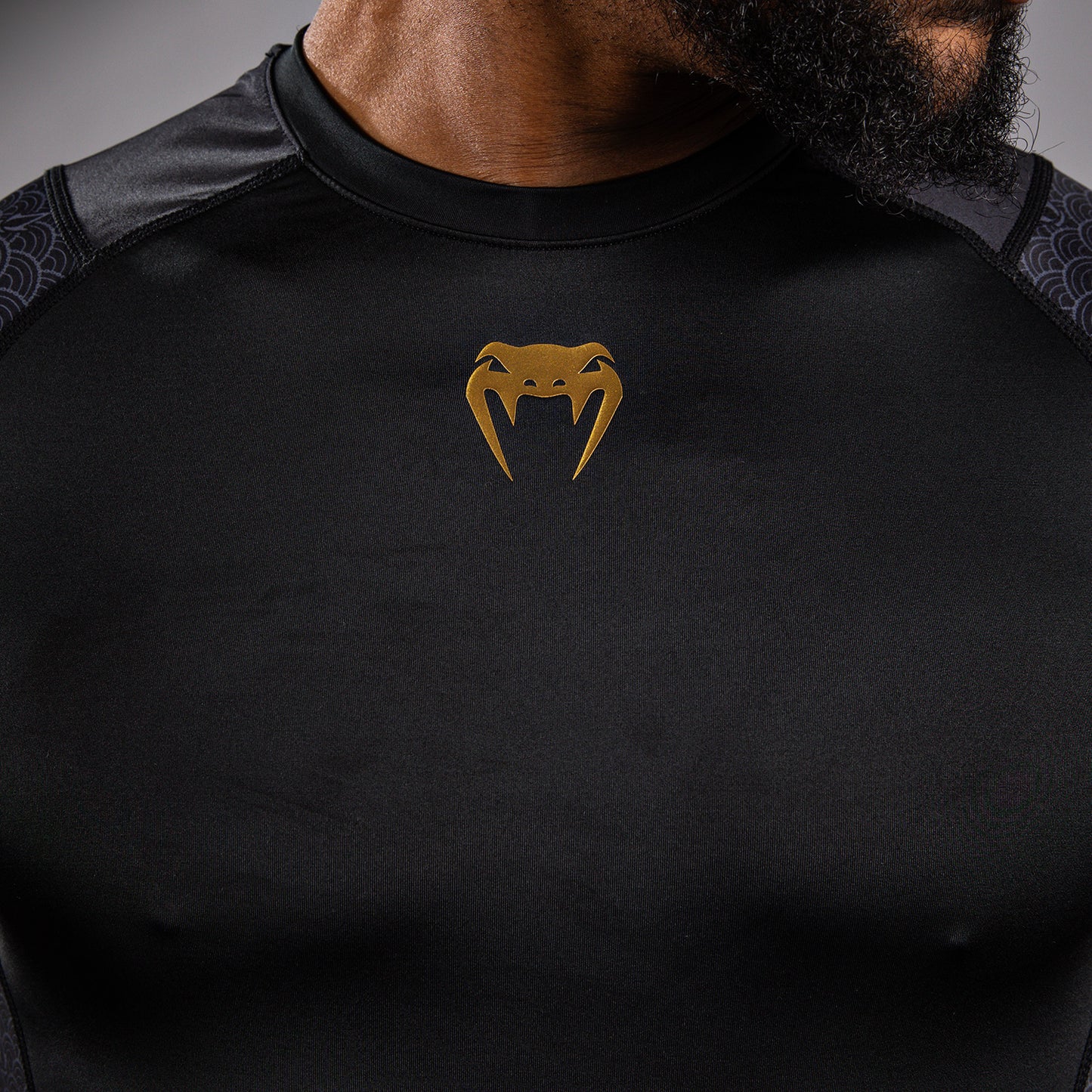 Venum x Assassin’s Creed Shadows Rashguard a maniche corte - Nero