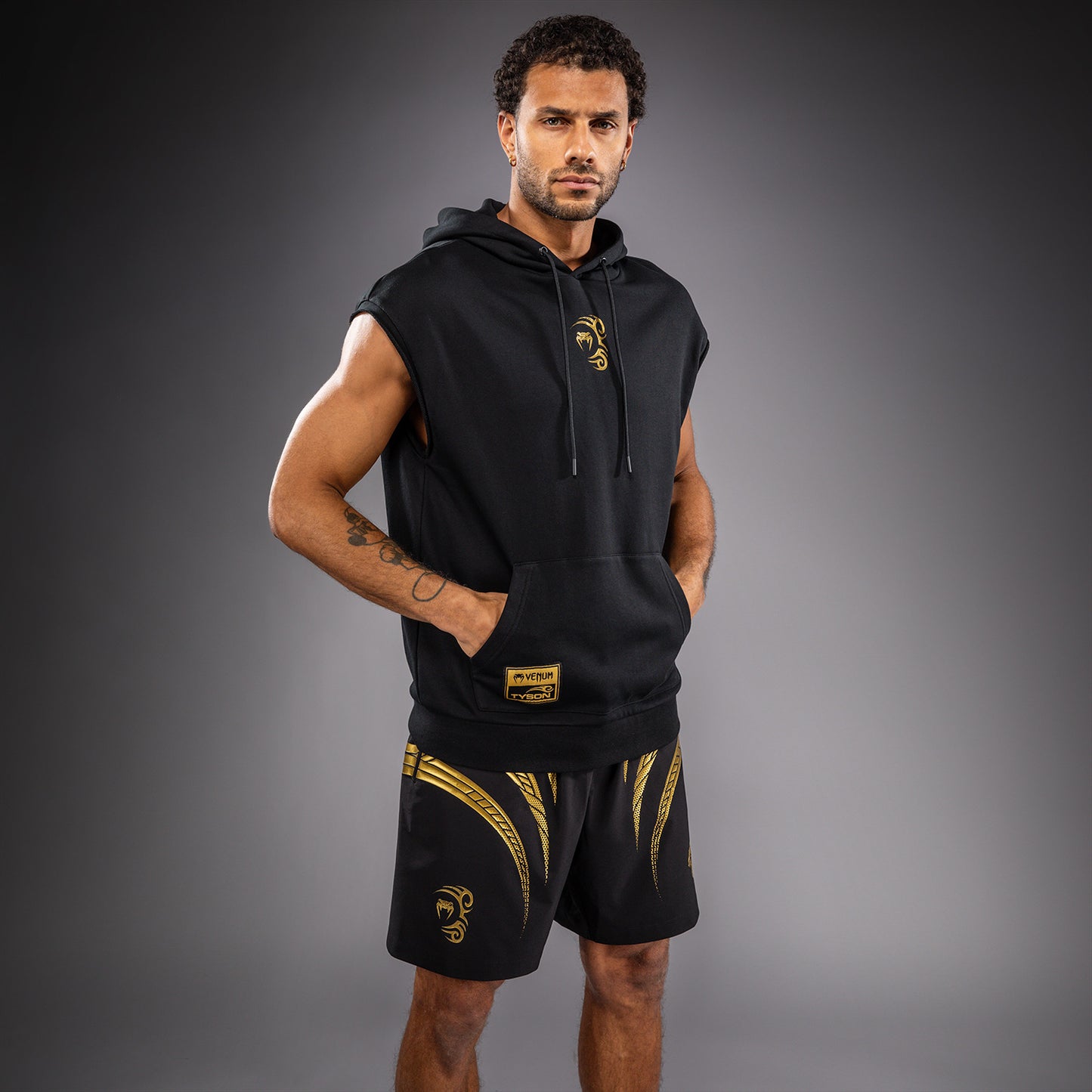 Venum x Mike Tyson Tiger Felpa con Cappuccio Senza Maniche - Nero/Oro