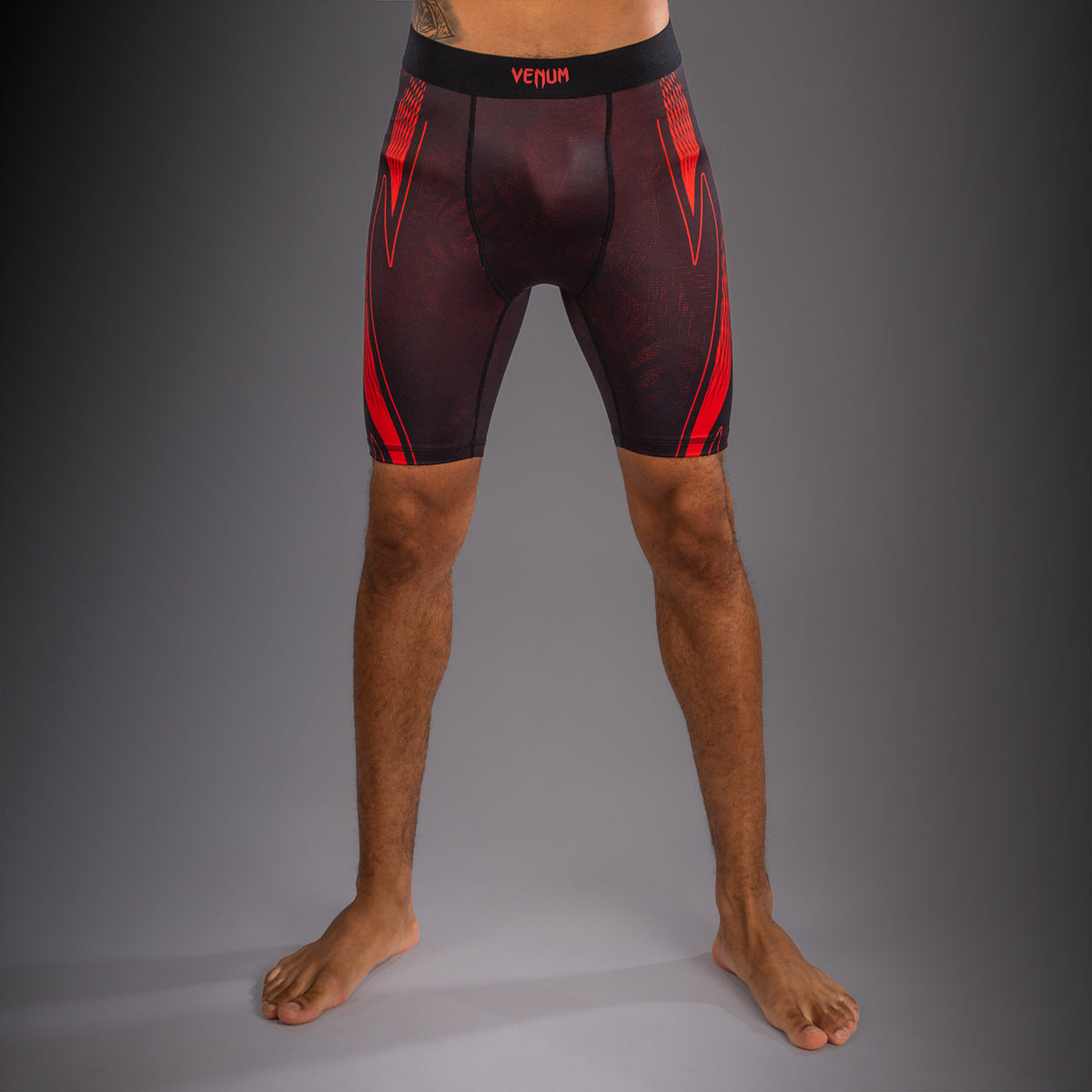 Venum Amazonia Reborn Pantaloncini a compressione - Nero/Rosso