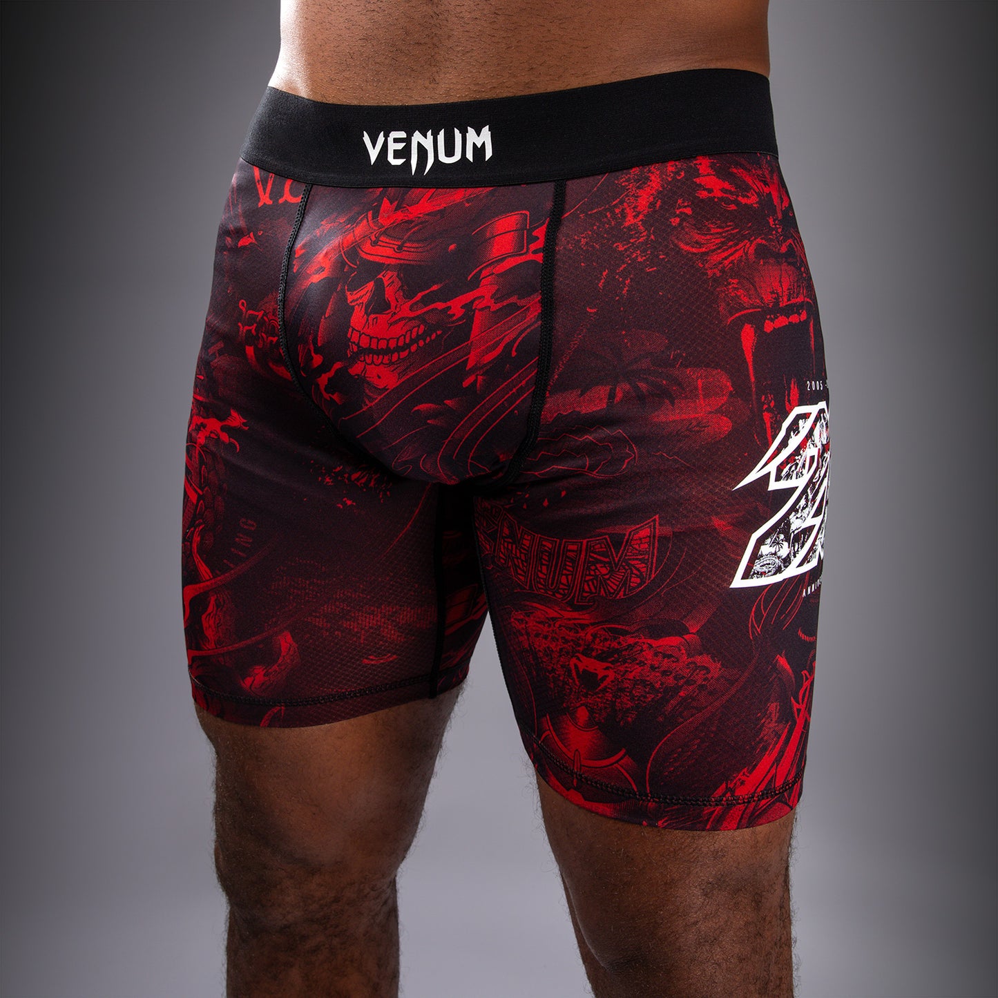Venum 20th Anniversary Pantaloncini a Compressione - Nero/Rosso