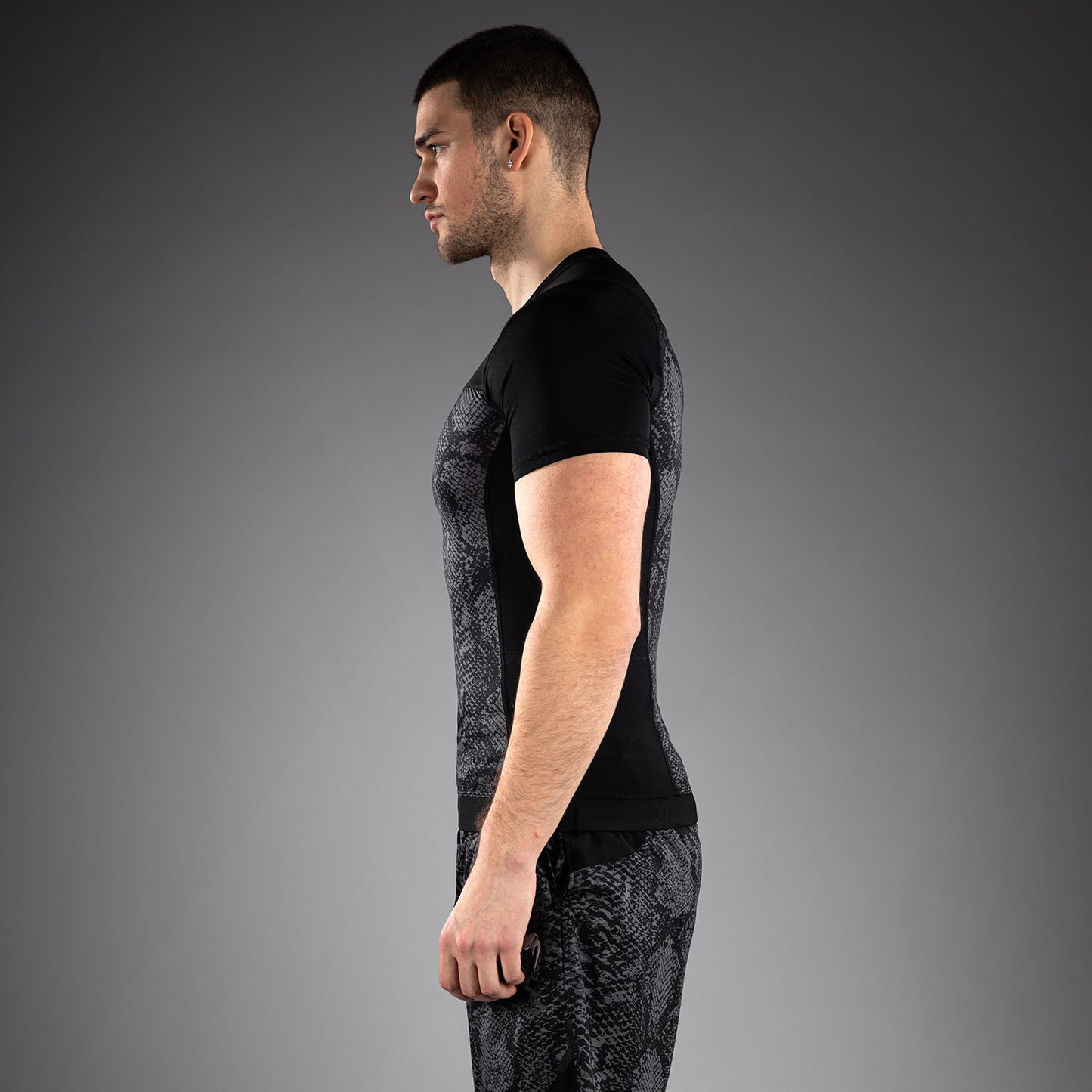 Venum G-Fit Scales Rashguard a Maniche Corte – Nero/Grigio Carbone