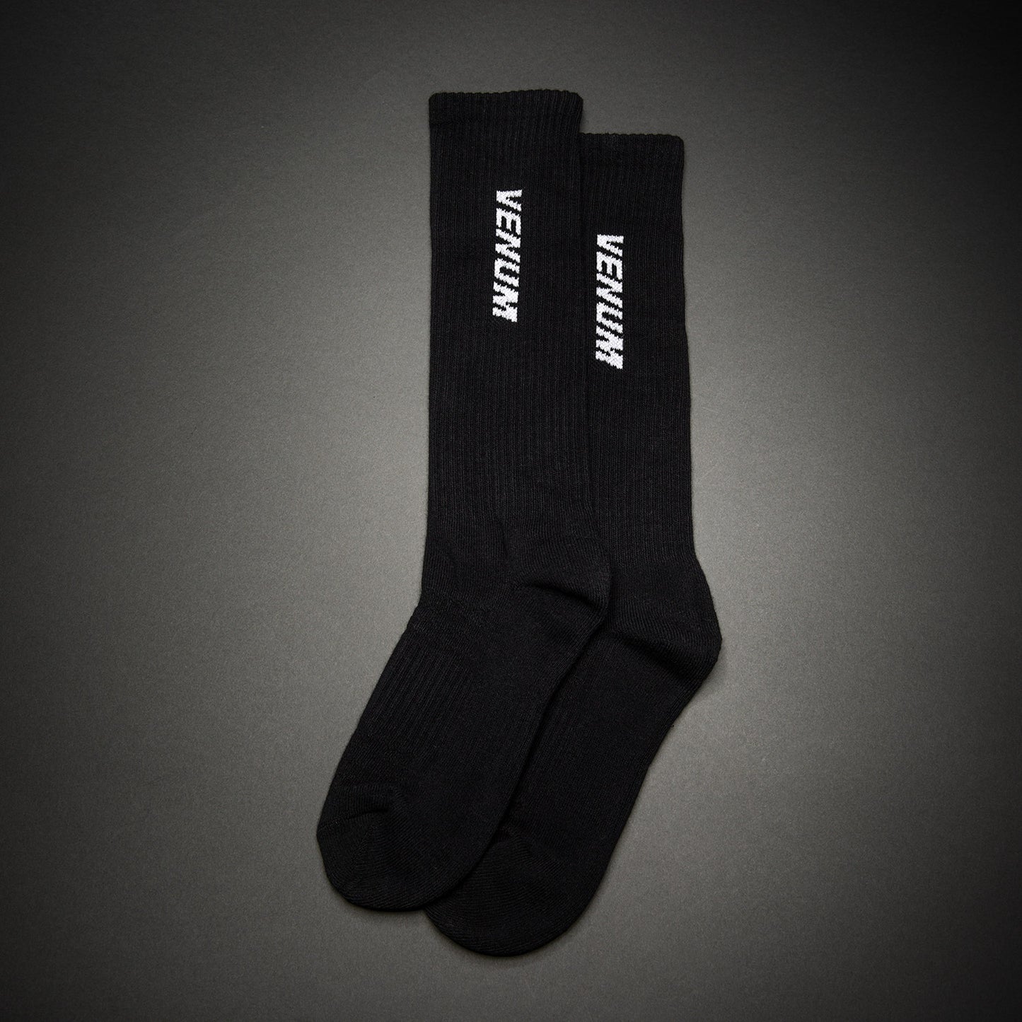 Venum Essential Calze Sopra il Polpaccio – Nero/Bianco