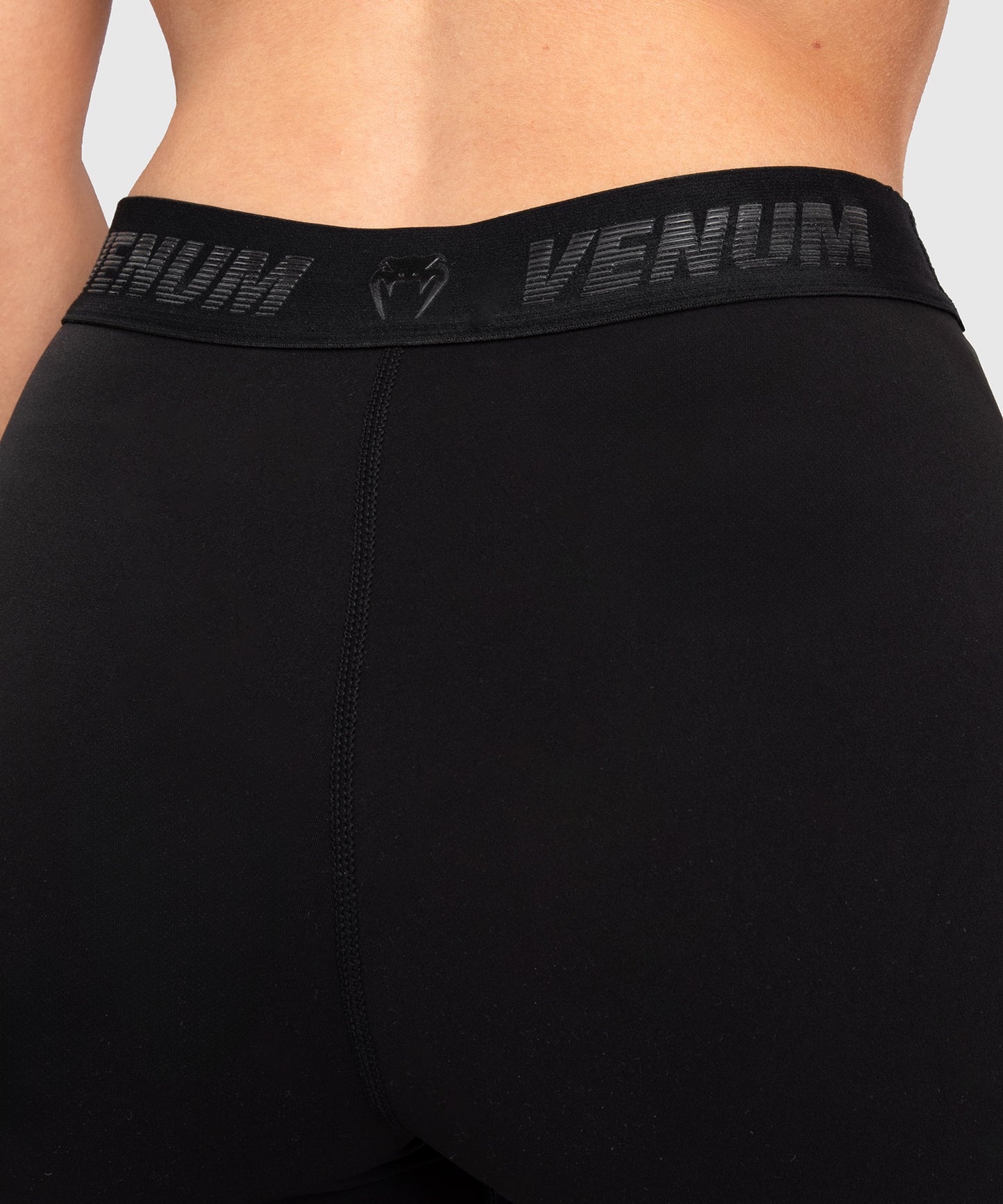 Venum Elevate Pantaloncini lunghi Vale Tudo da donna - Nero
