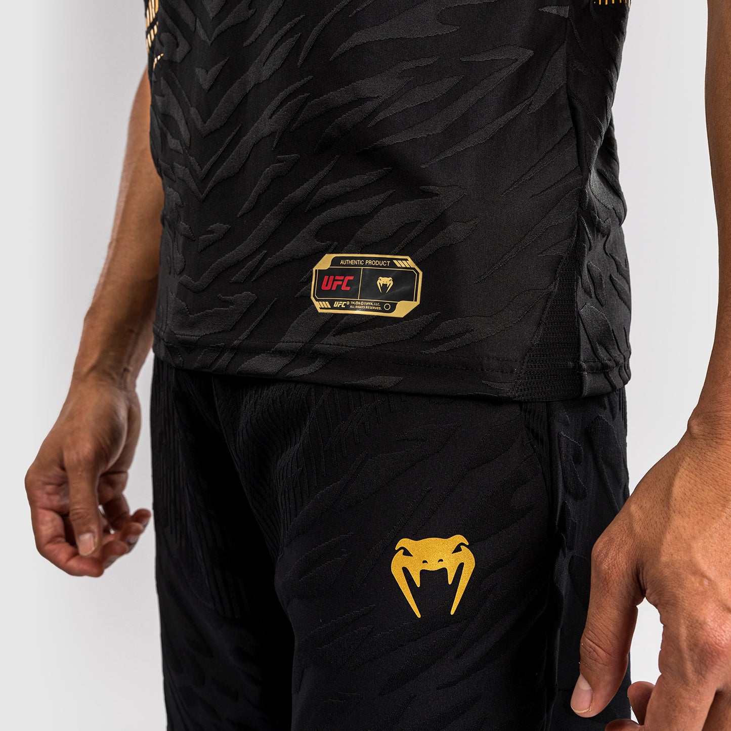 UFC Fusion by Venum Personalizzati Authentic Fight Night Maglietta Dry Tech per Uomo - Campione